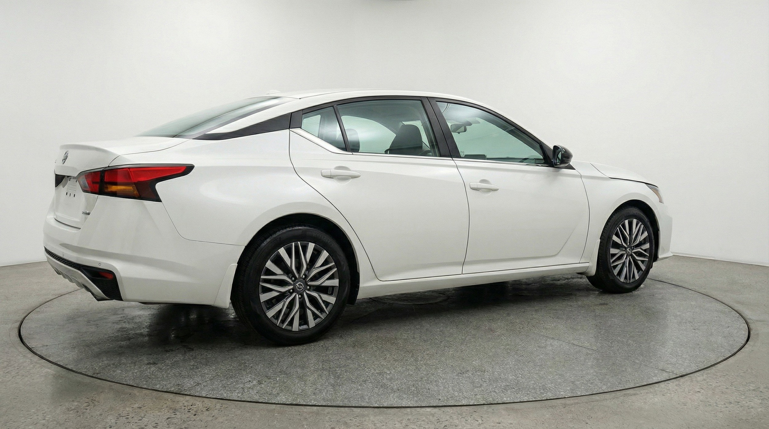 Thumbnail: 2025 Nissan Altima - 9