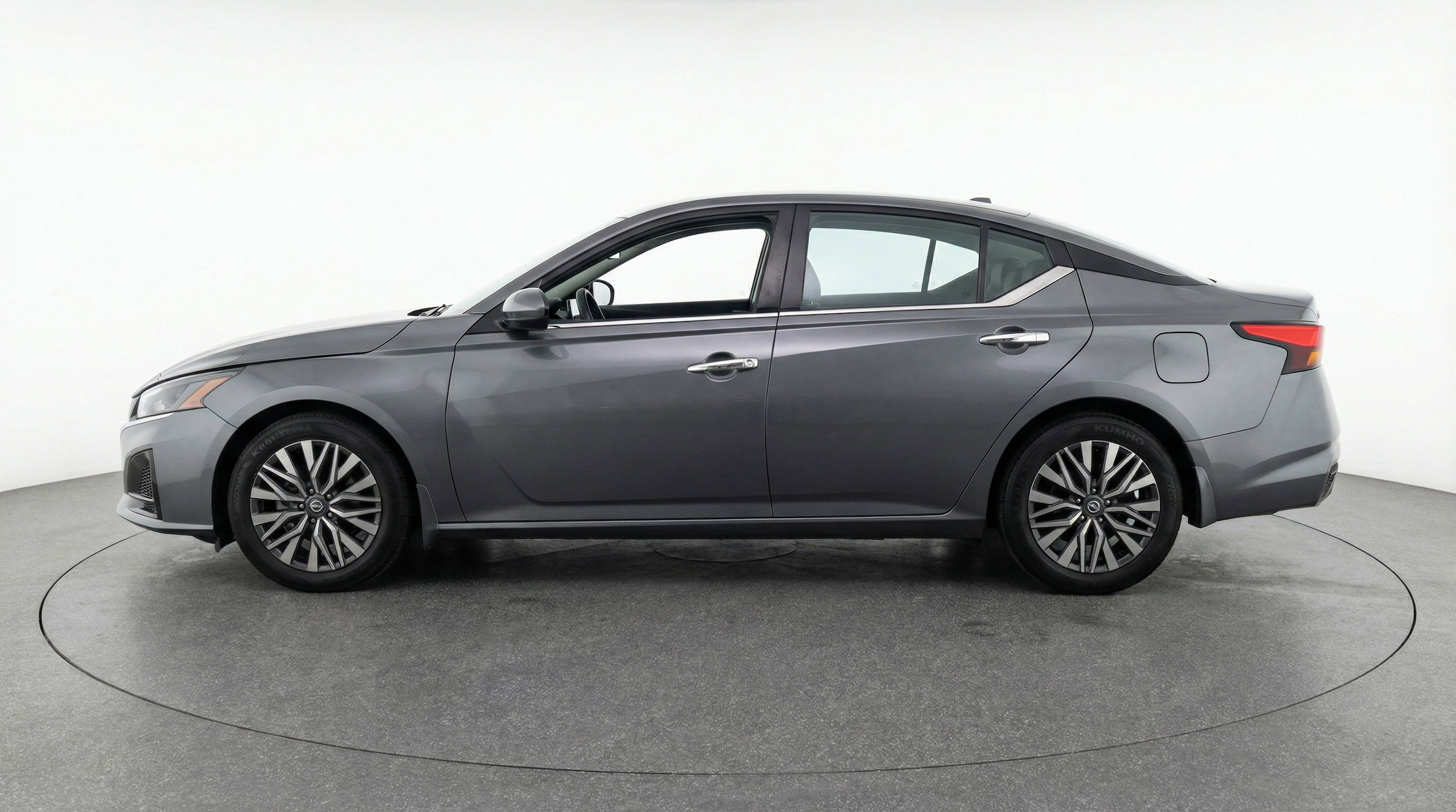 Thumbnail: 2025 Nissan Altima - 5