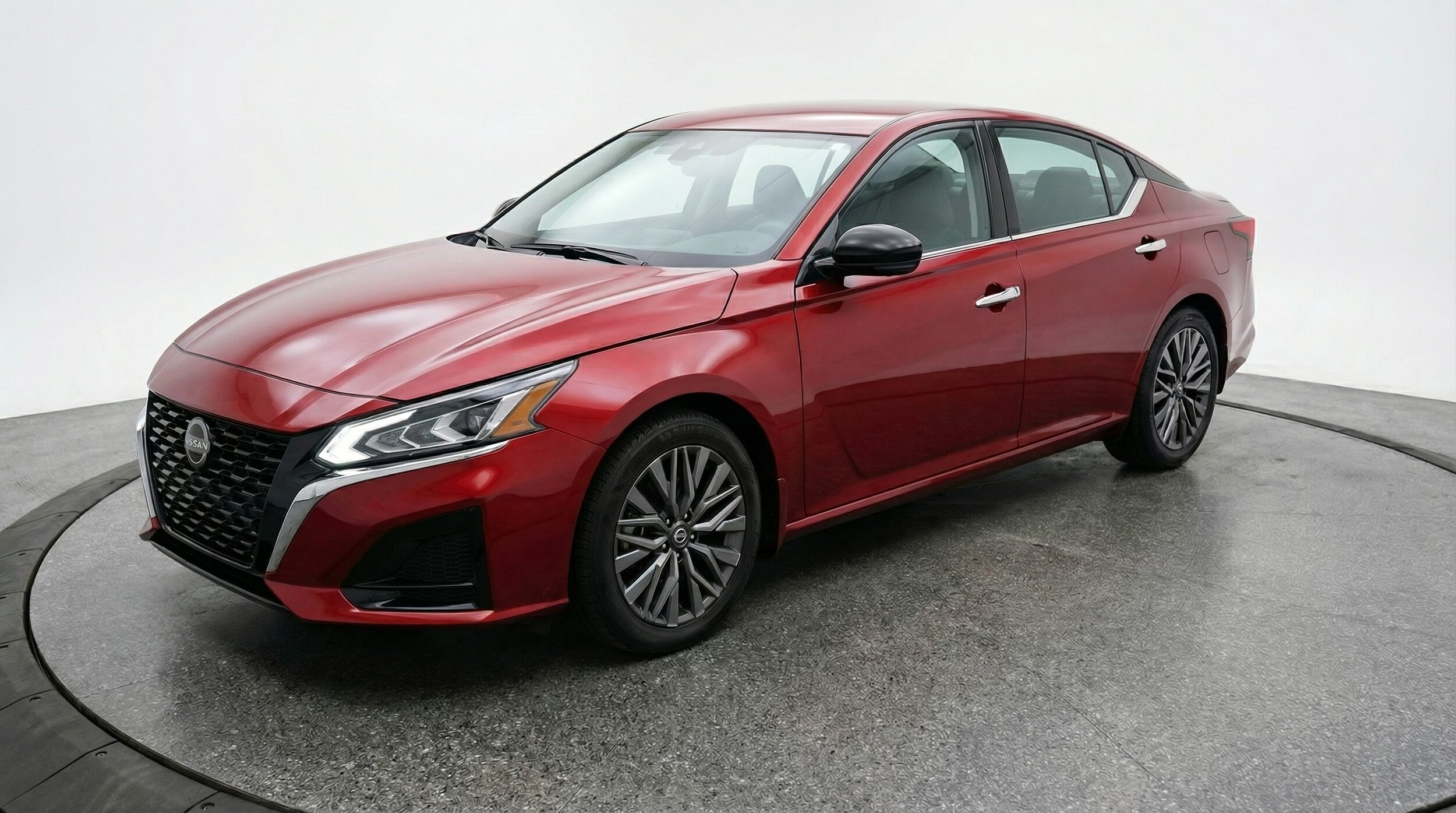 Thumbnail: 2025 Nissan Altima - 3