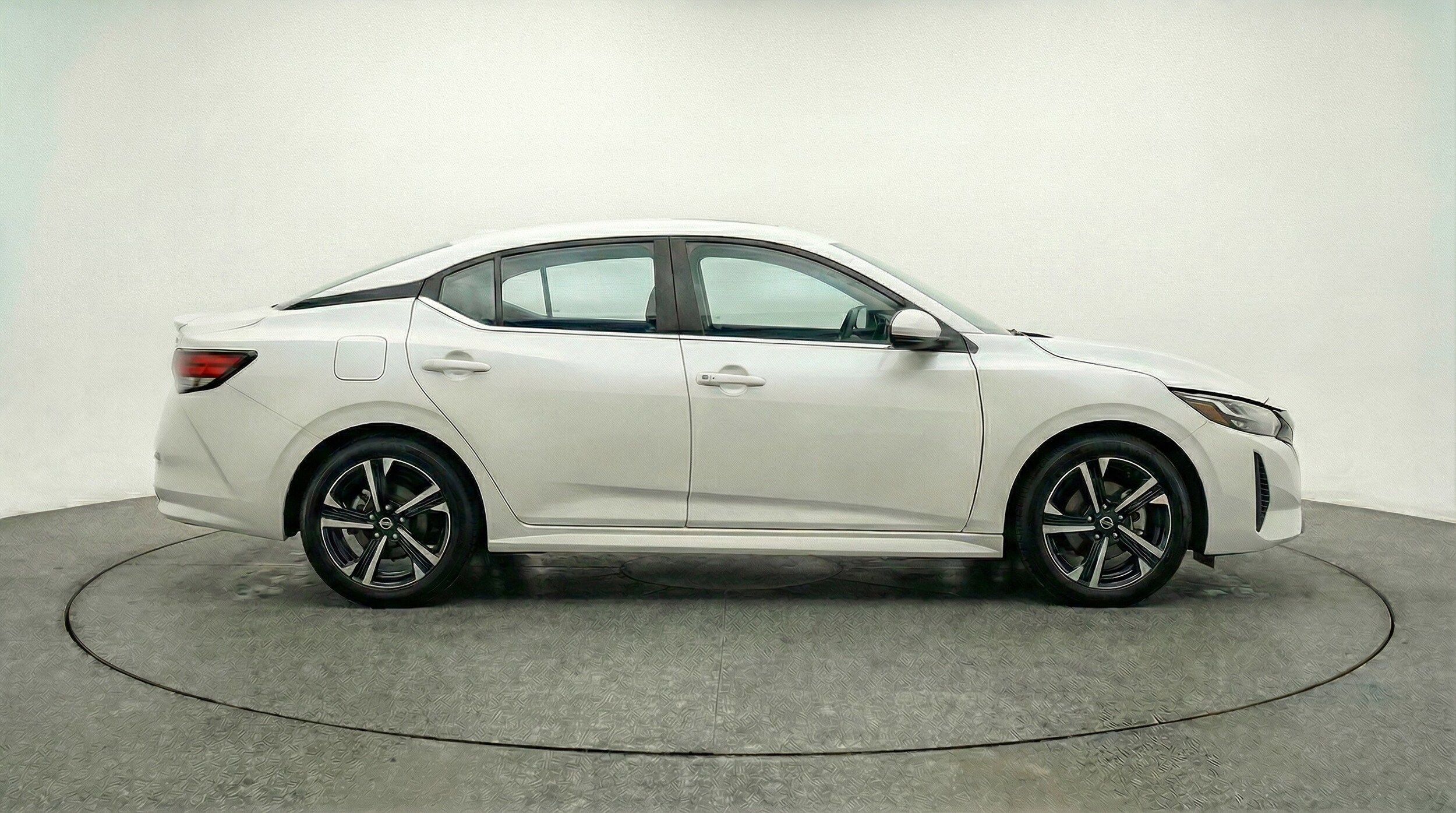Thumbnail: 2025 Nissan Sentra - 11