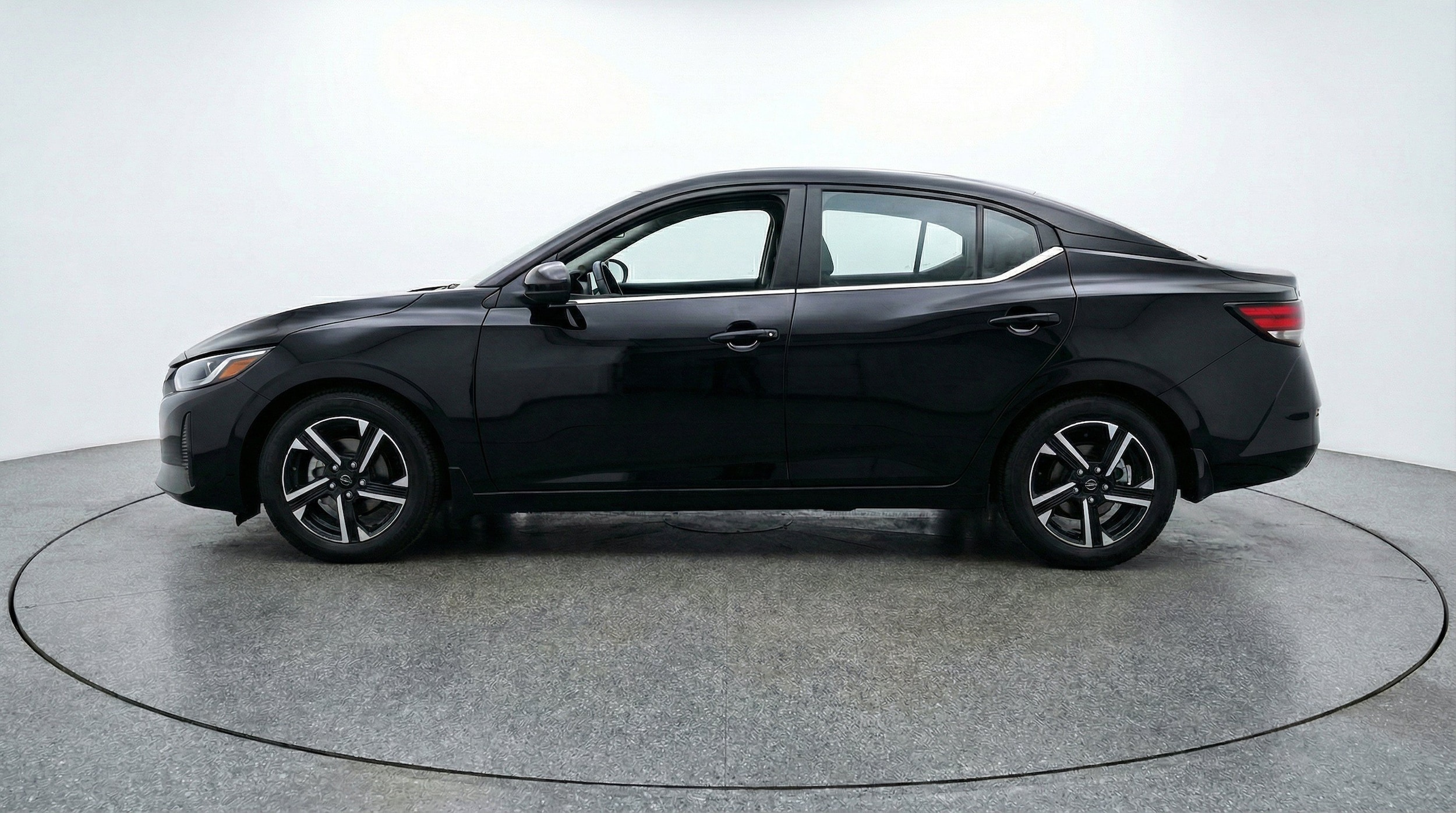 Thumbnail: 2025 Nissan Sentra - 5