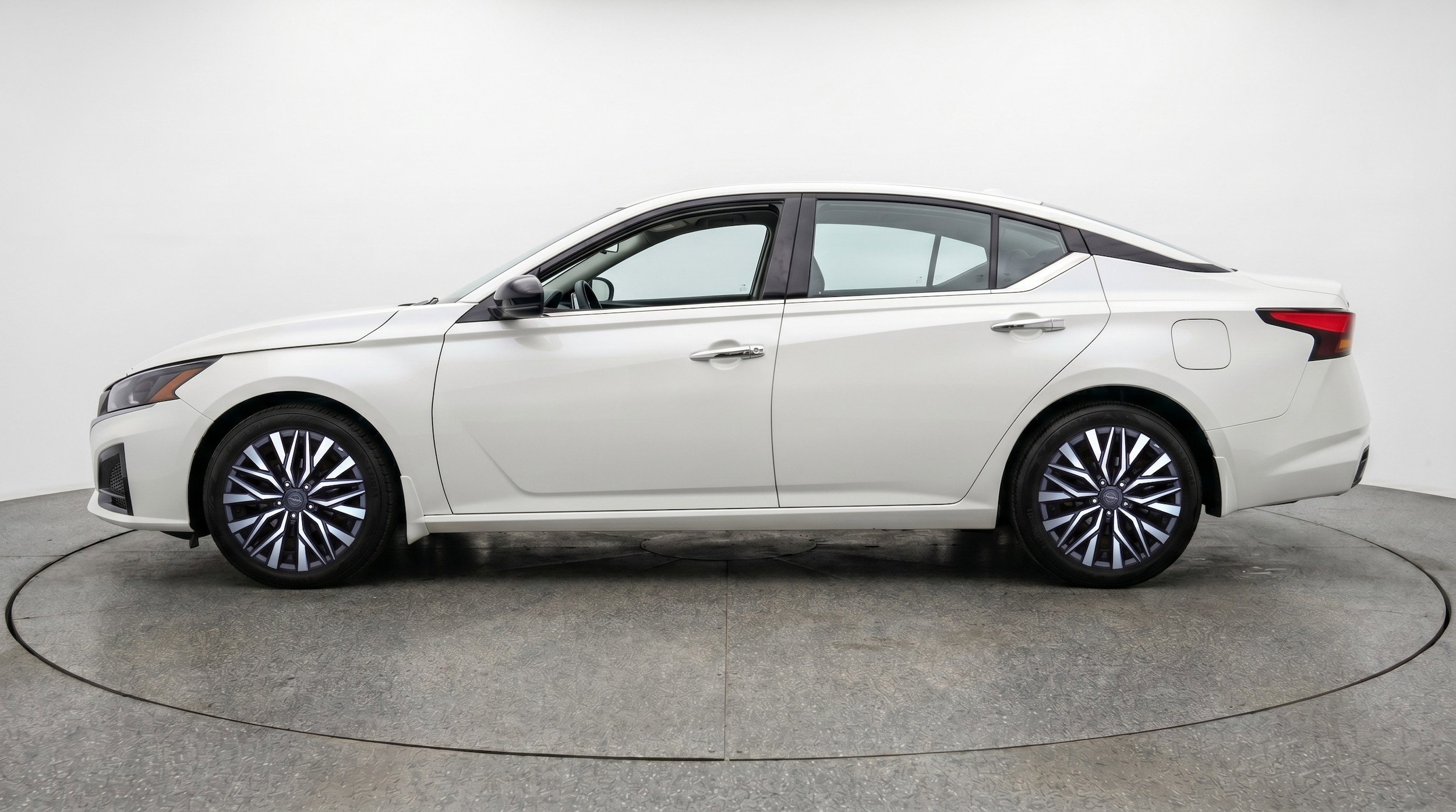 Thumbnail: 2025 Nissan Altima - 5