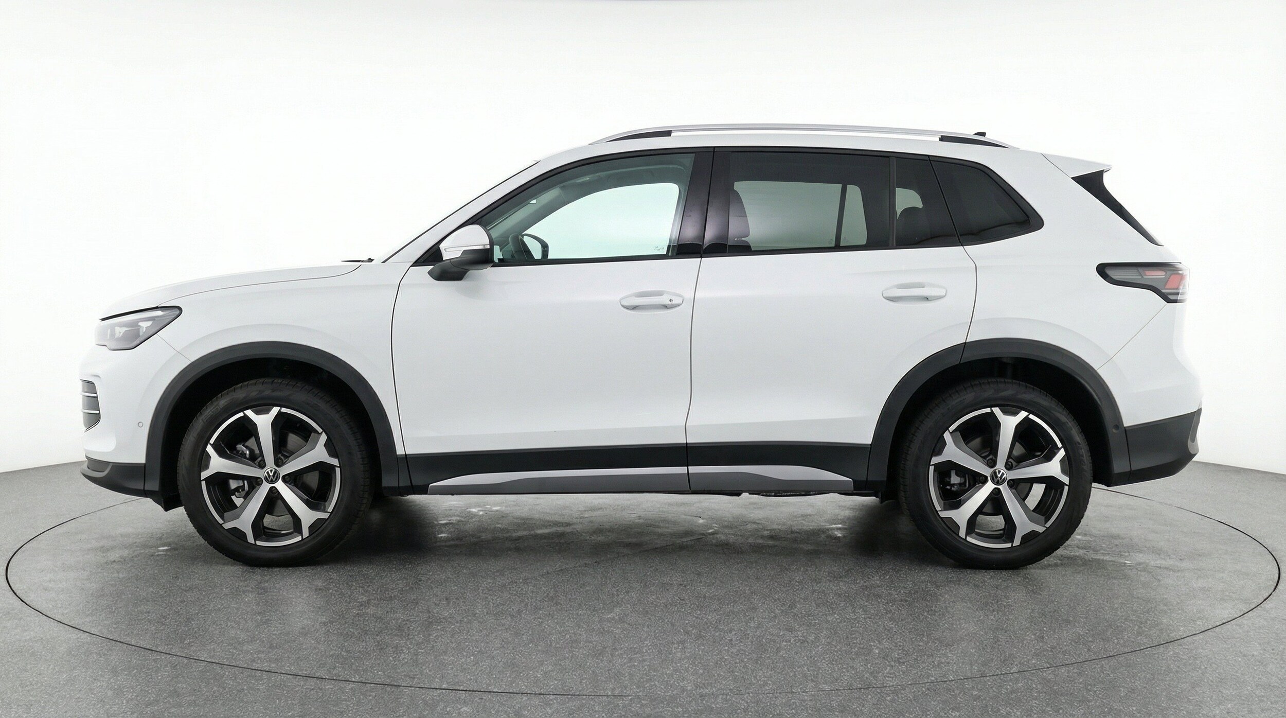 Thumbnail: 2026 Volkswagen Tiguan - 5