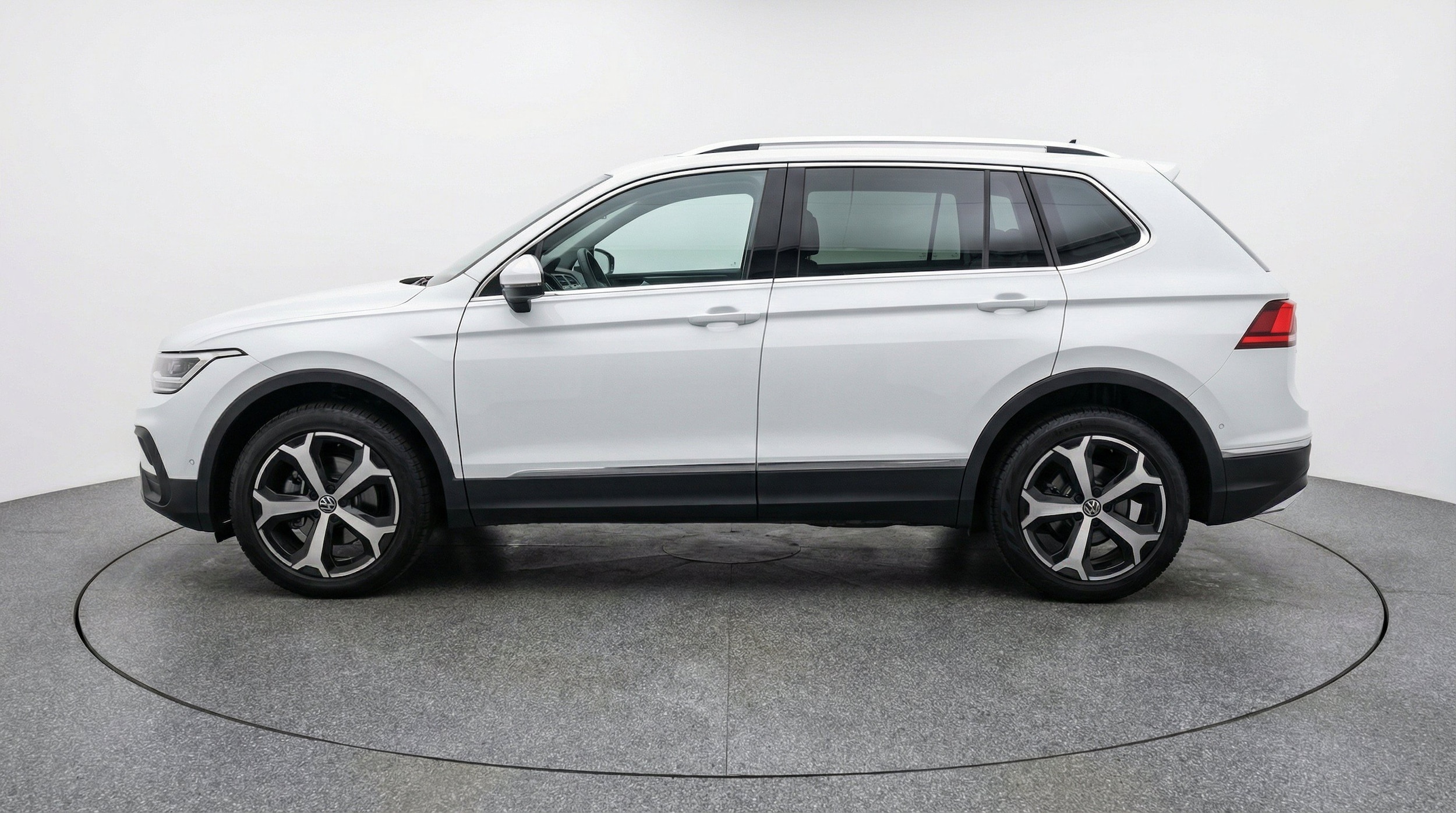 Thumbnail: 2026 Volkswagen Tiguan - 5