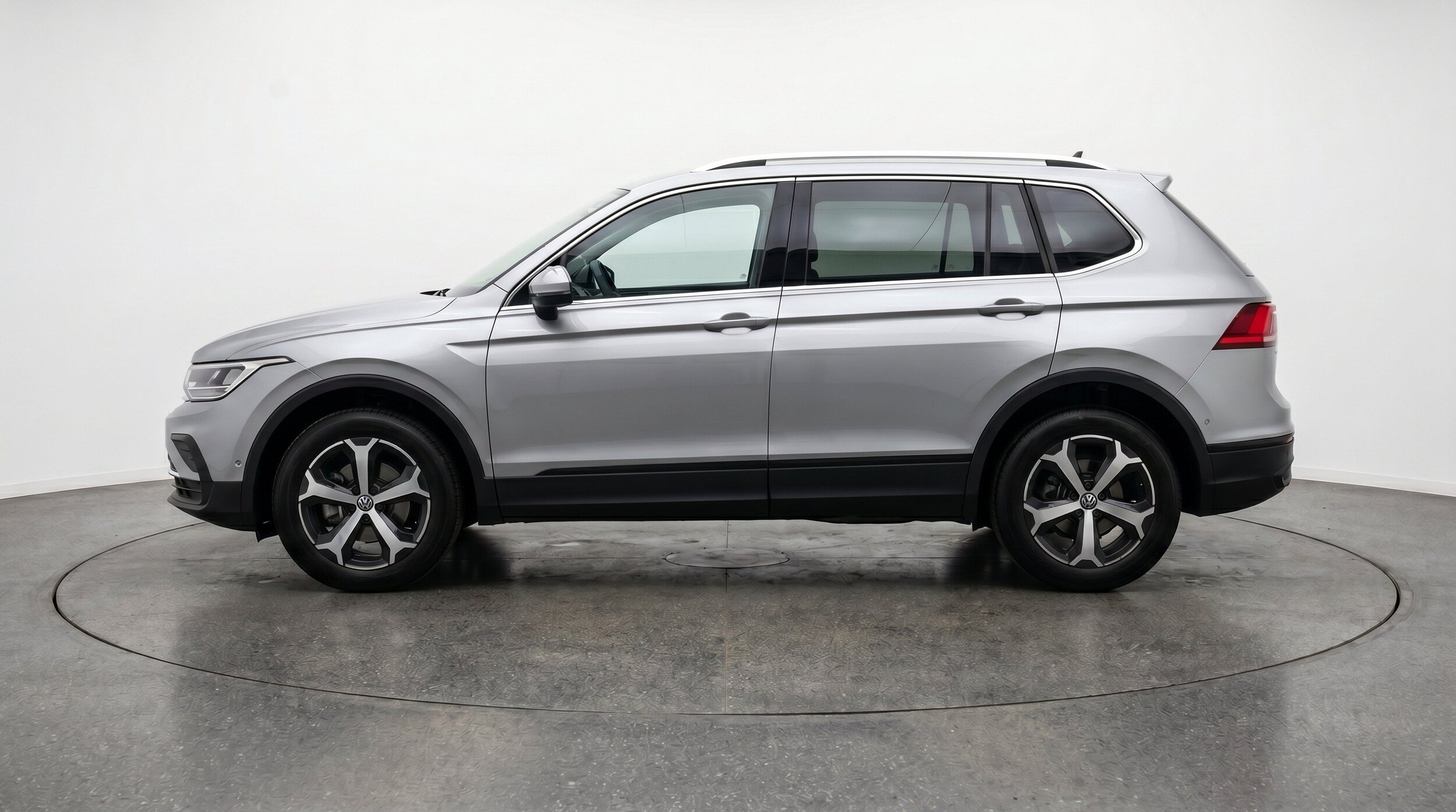 Thumbnail: 2026 Volkswagen Tiguan - 5