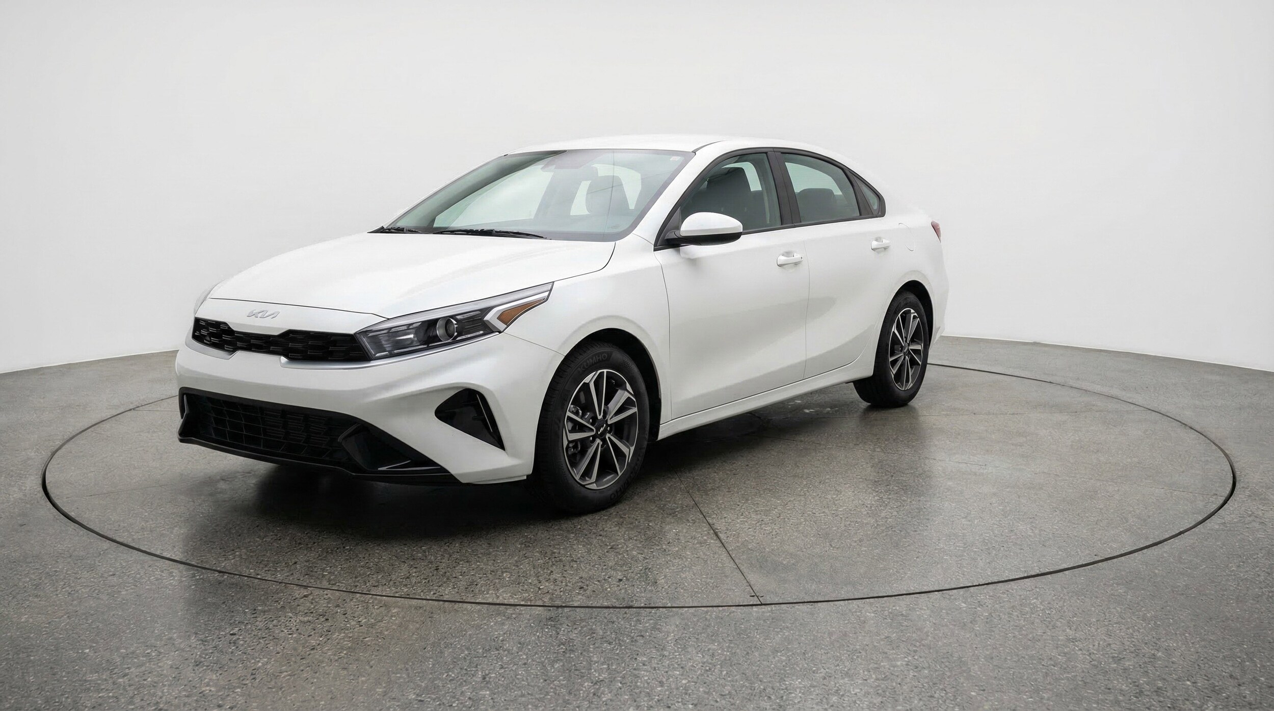 Thumbnail: 2024 Kia Forte - 3