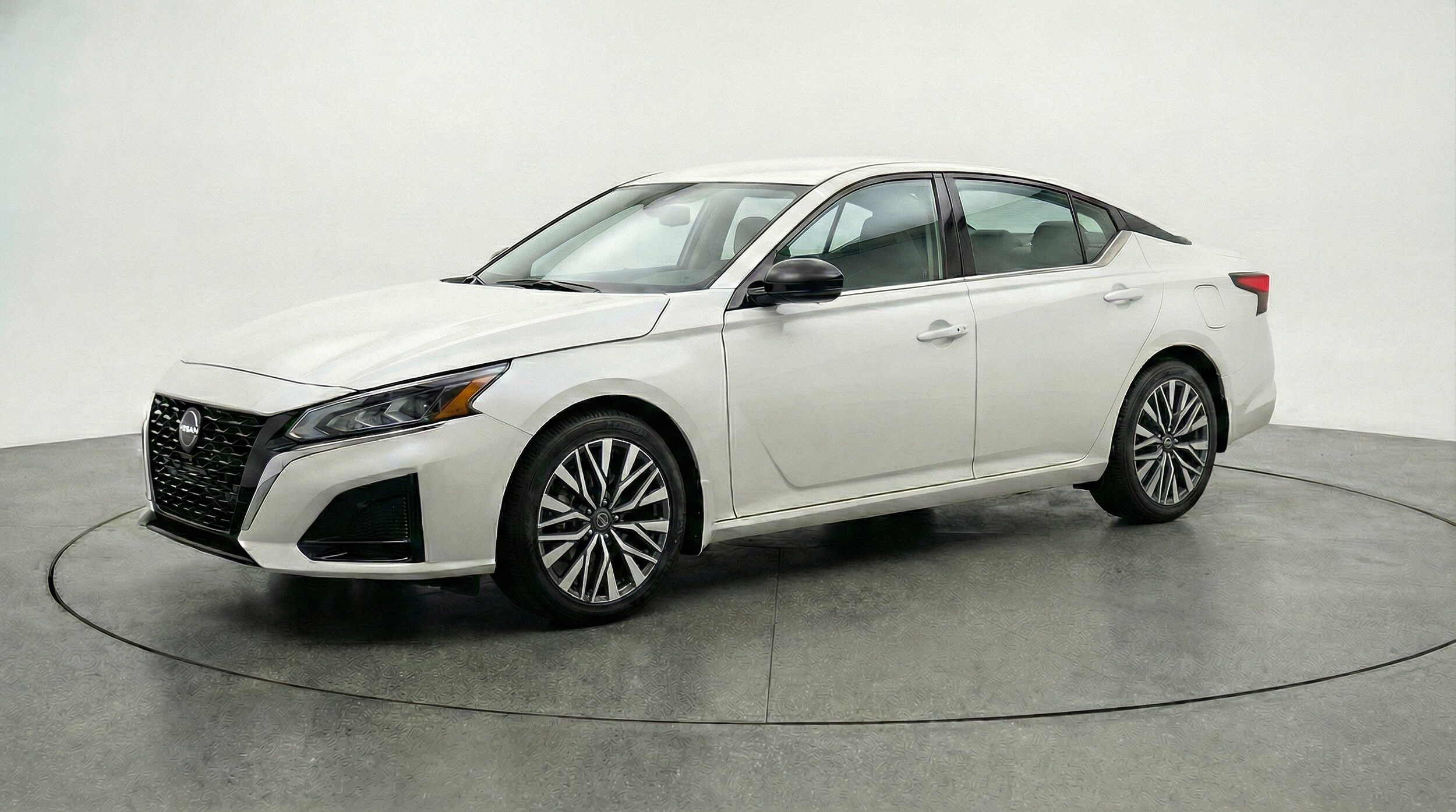 Thumbnail: 2025 Nissan Altima - 3