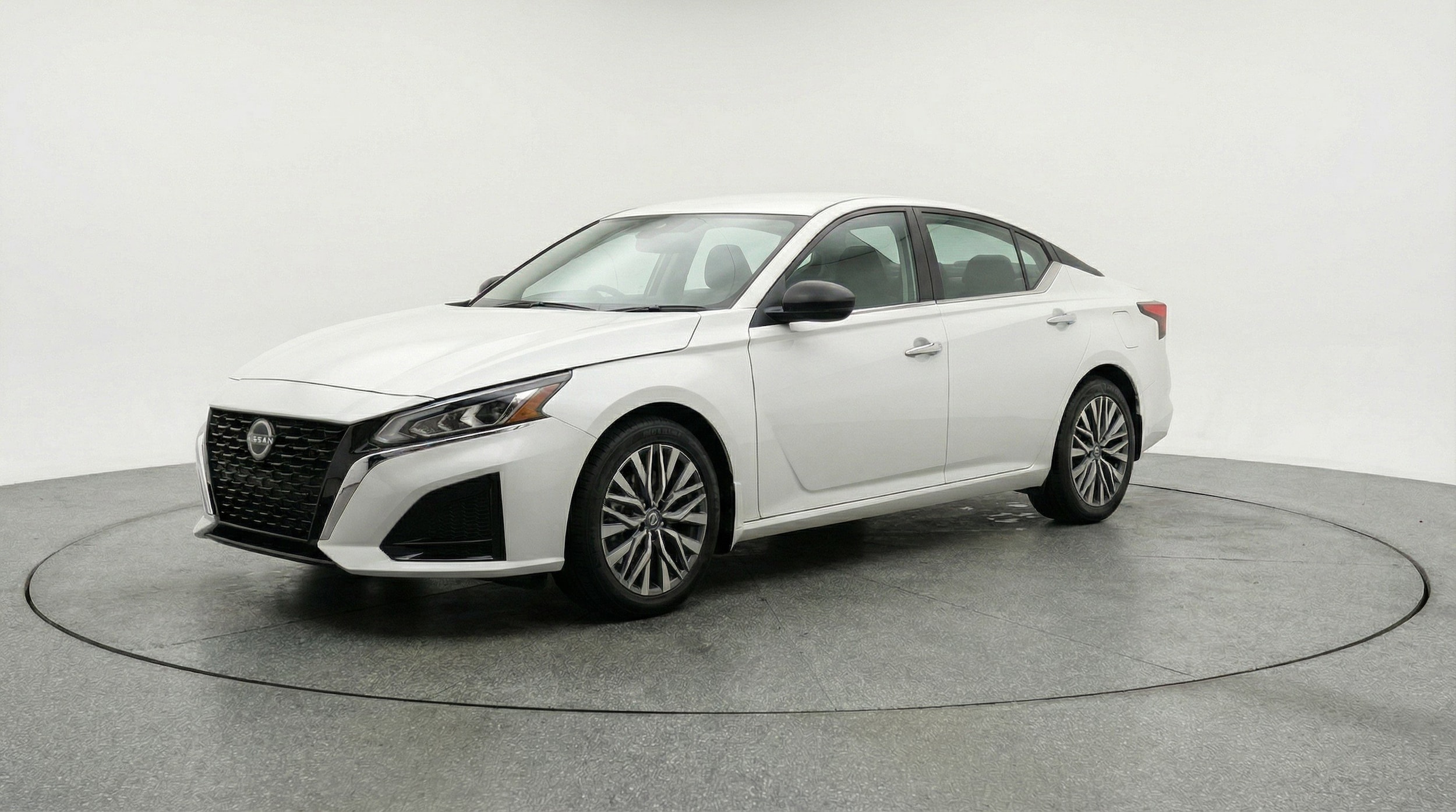 Thumbnail: 2025 Nissan Altima - 3