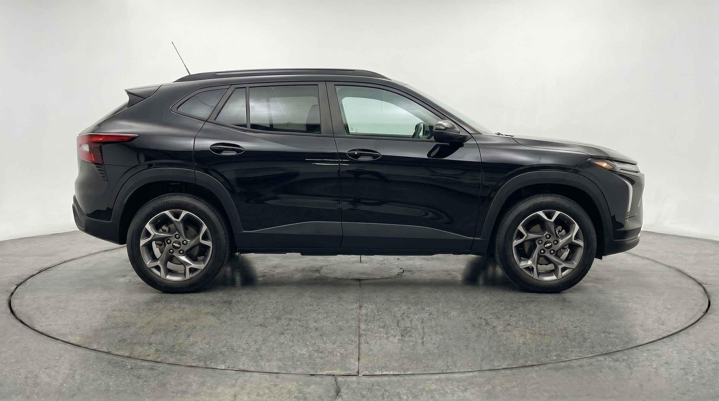 Thumbnail: 2025 Chevrolet Trax - 11