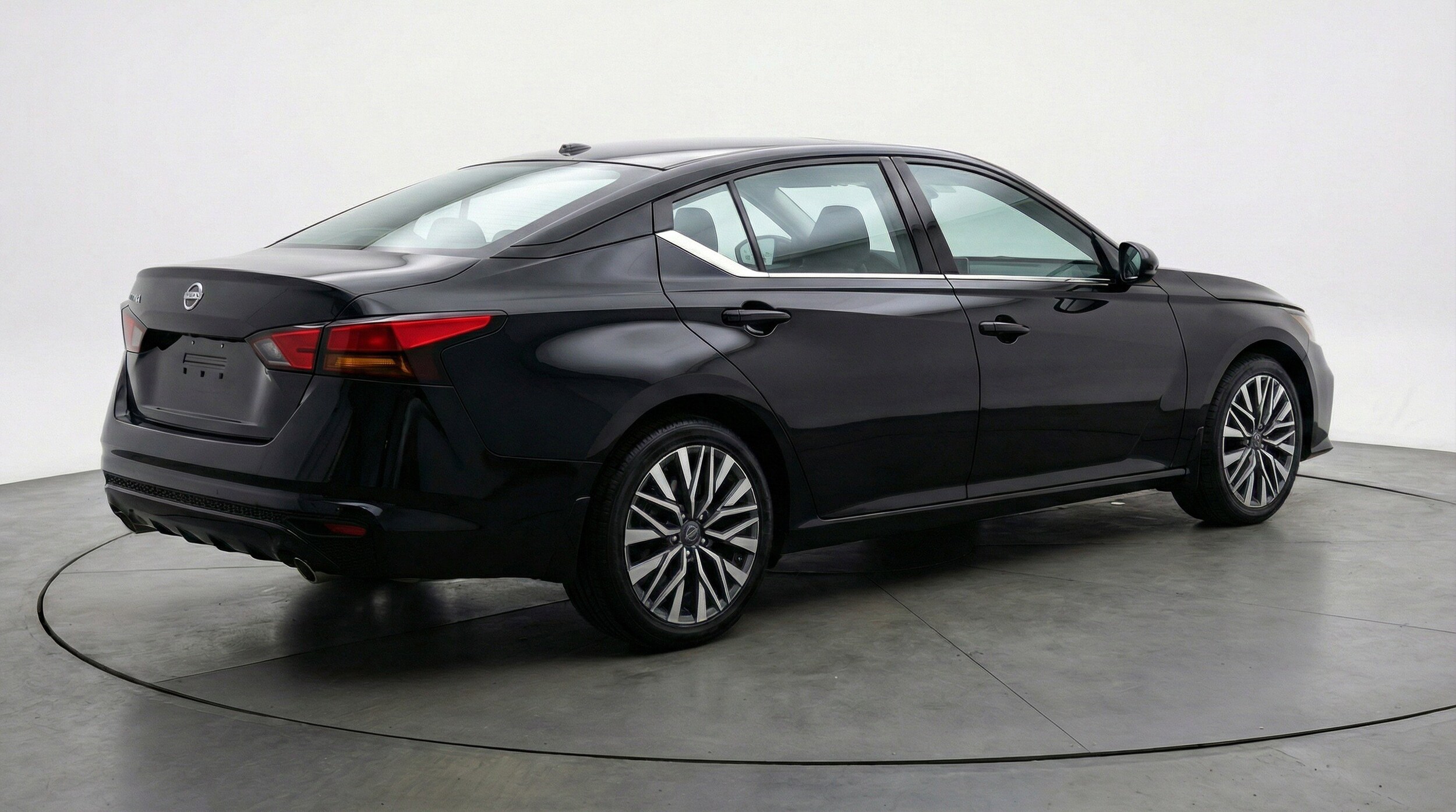 Thumbnail: 2025 Nissan Altima - 9