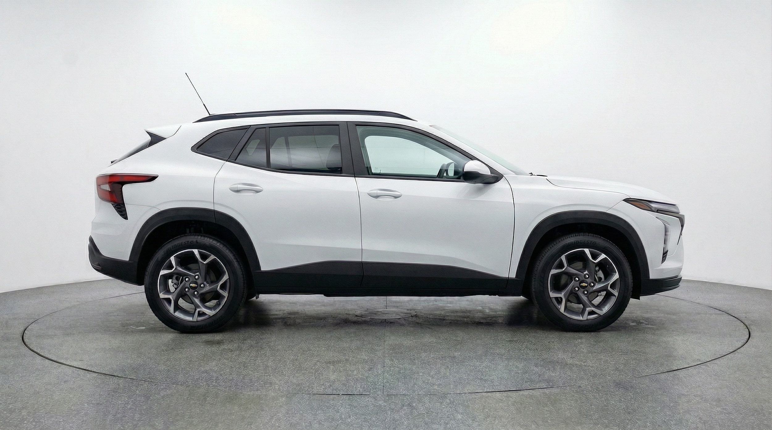 Thumbnail: 2025 Chevrolet Trax - 8