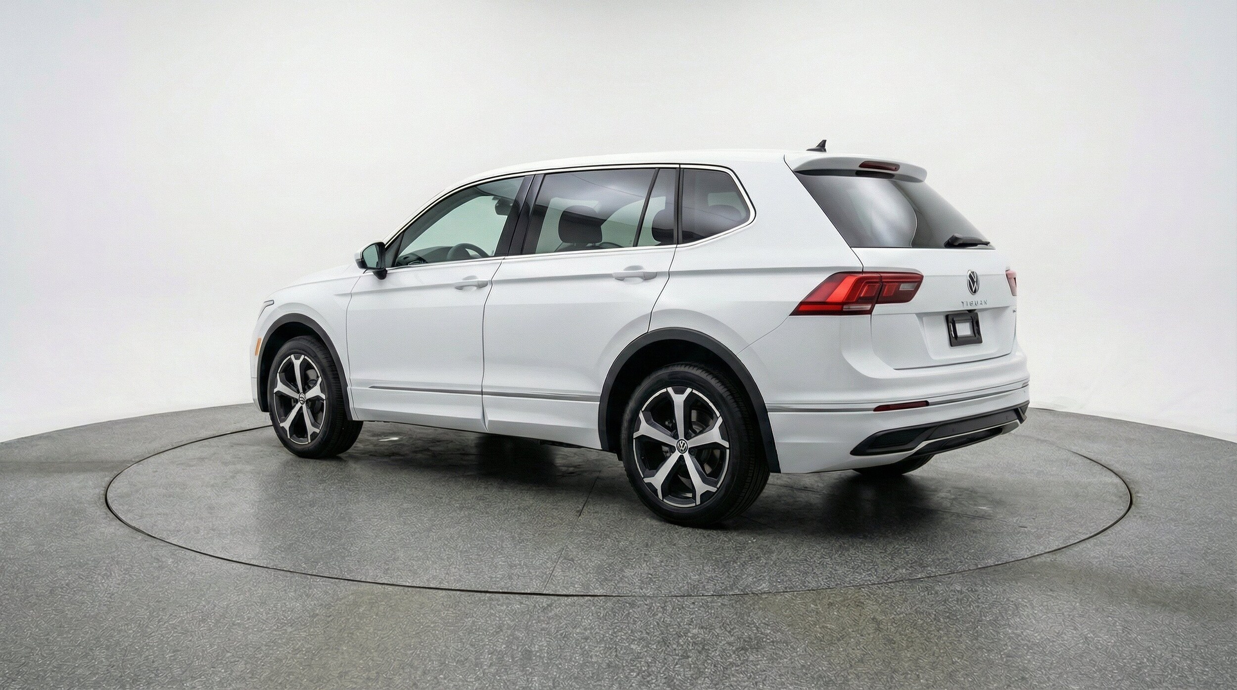 Thumbnail: 2026 Volkswagen Tiguan - 6