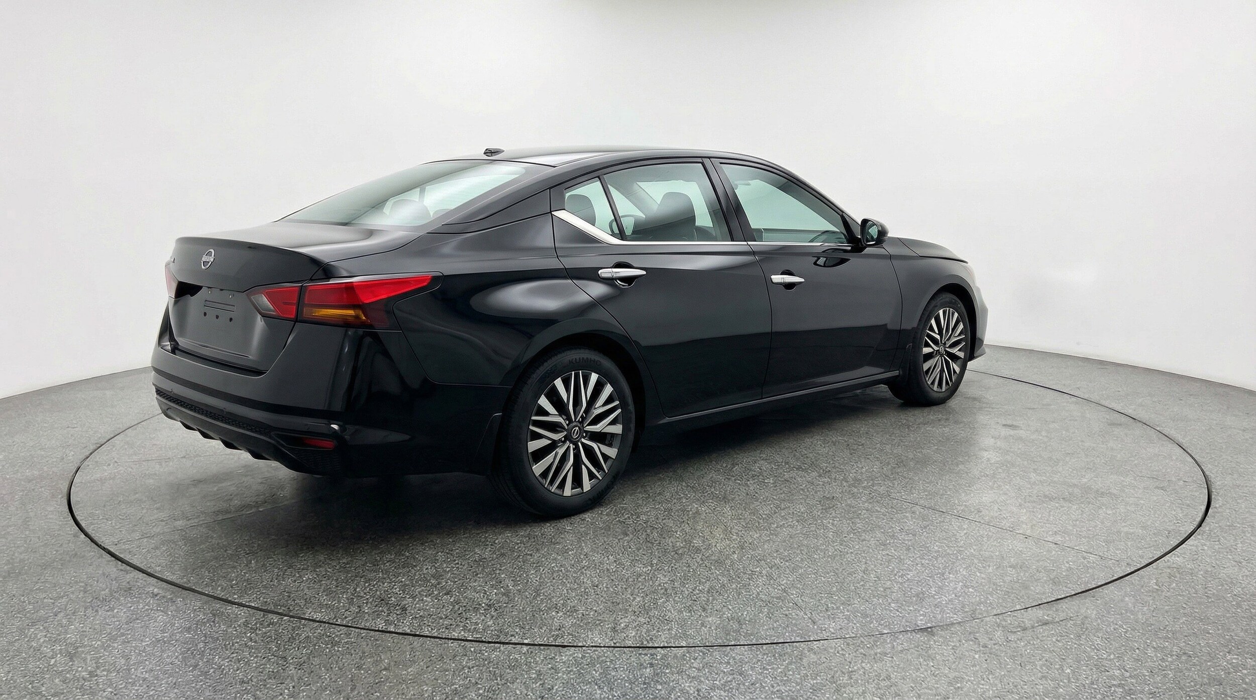 Thumbnail: 2025 Nissan Altima - 9