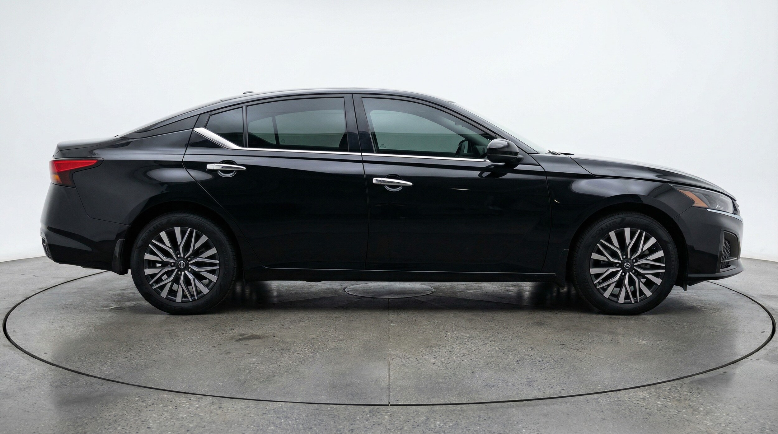 Thumbnail: 2025 Nissan Altima - 8