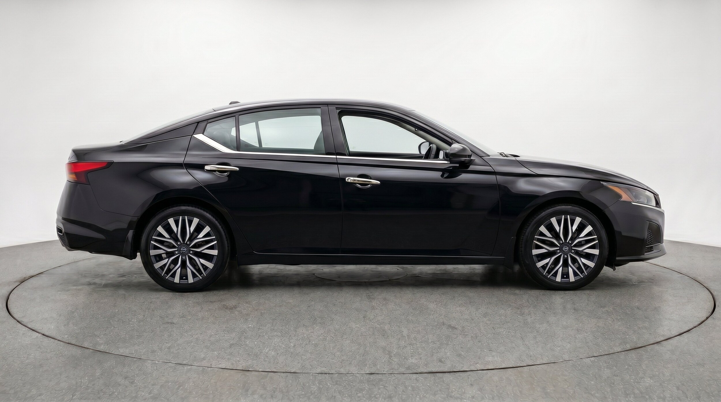 Thumbnail: 2025 Nissan Altima - 11