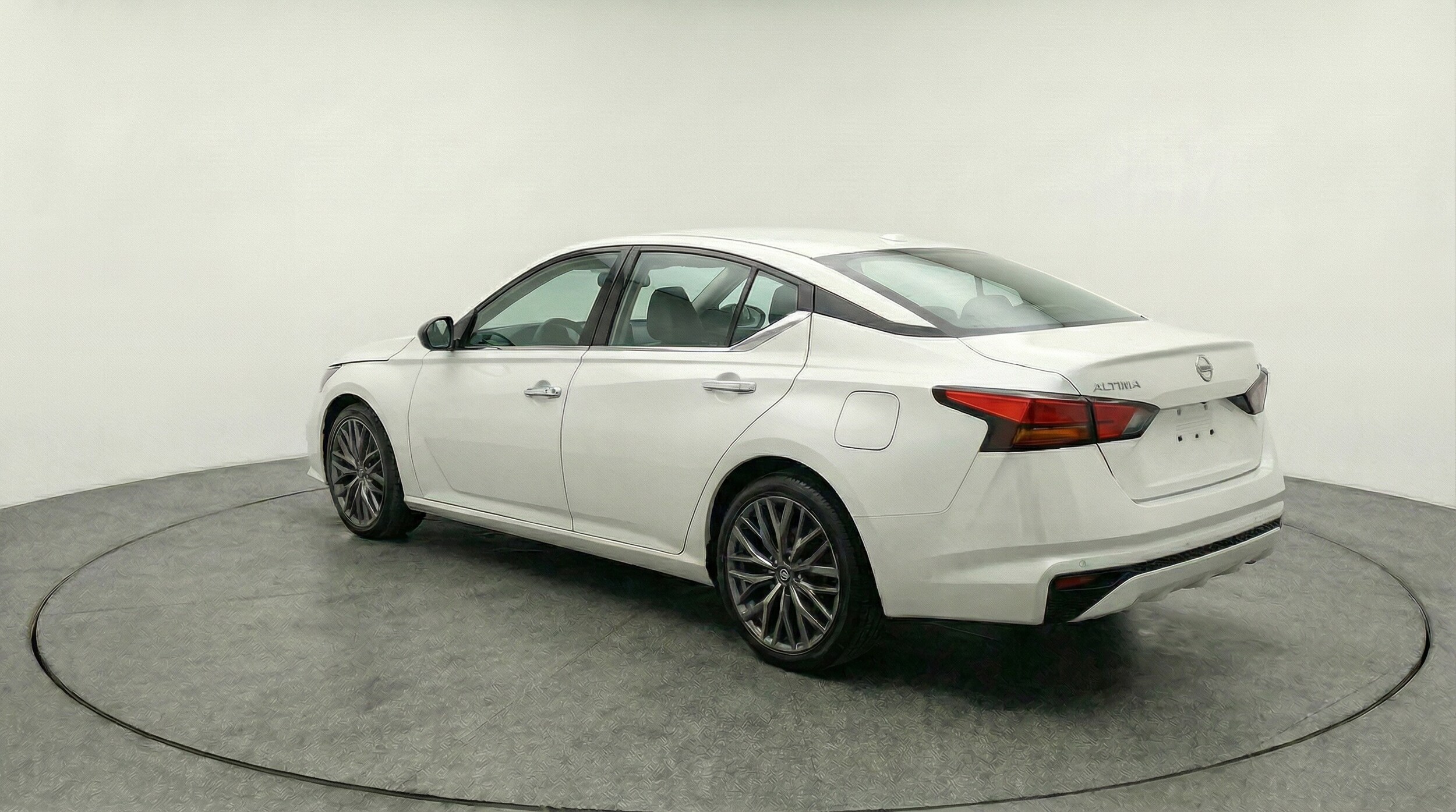 Thumbnail: 2025 Nissan Altima - 5