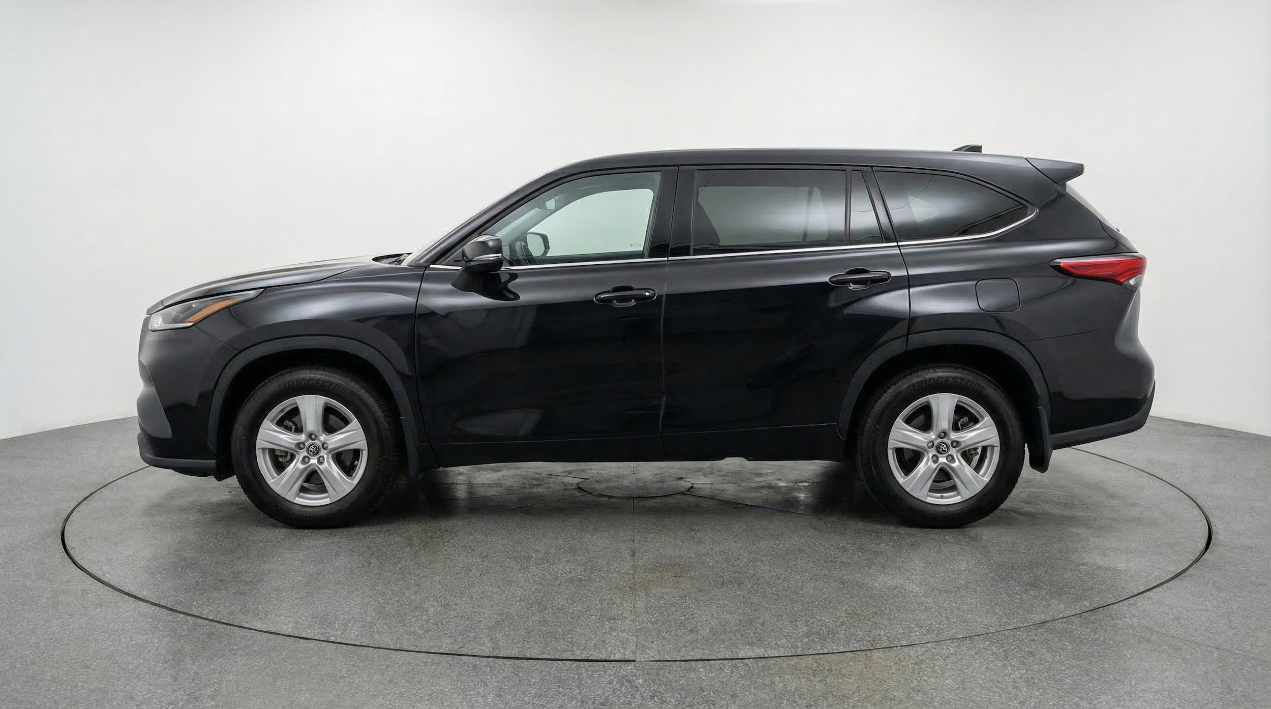 Thumbnail: 2025 Toyota Highlander - 5