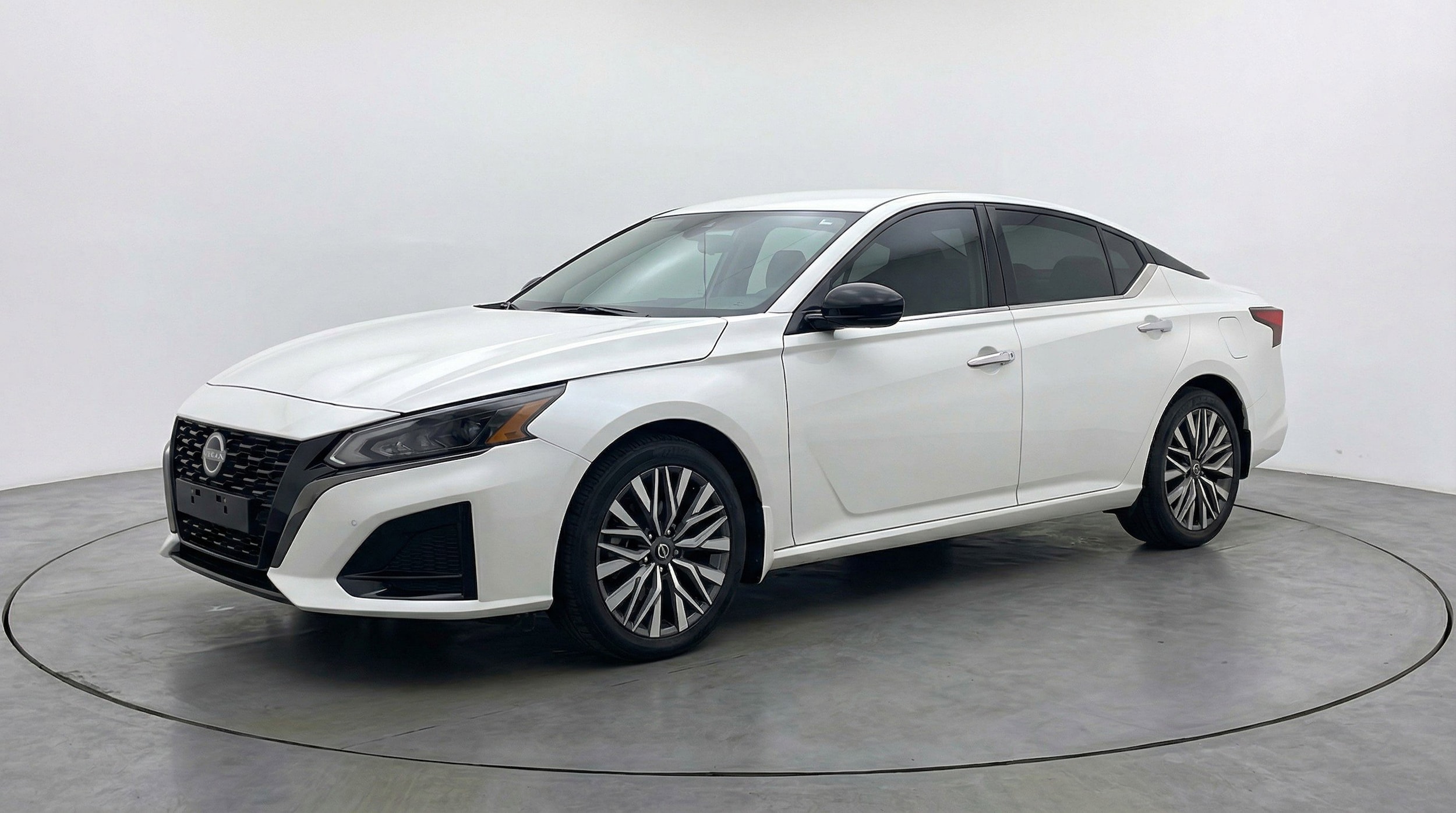 Thumbnail: 2025 Nissan Altima - 3