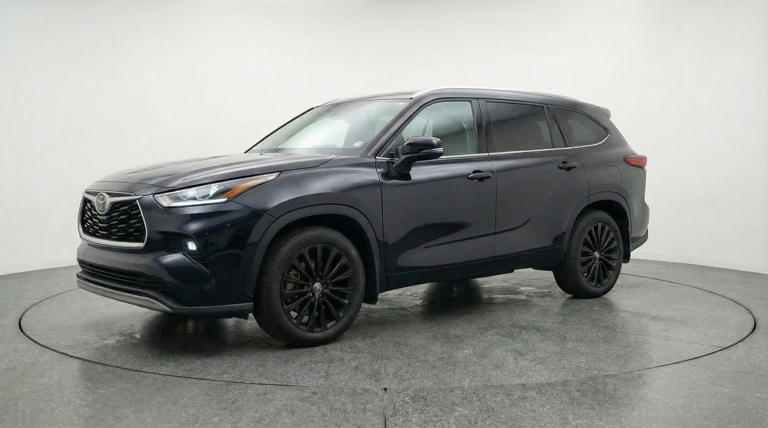 Thumbnail: 2025 Toyota Highlander - 3