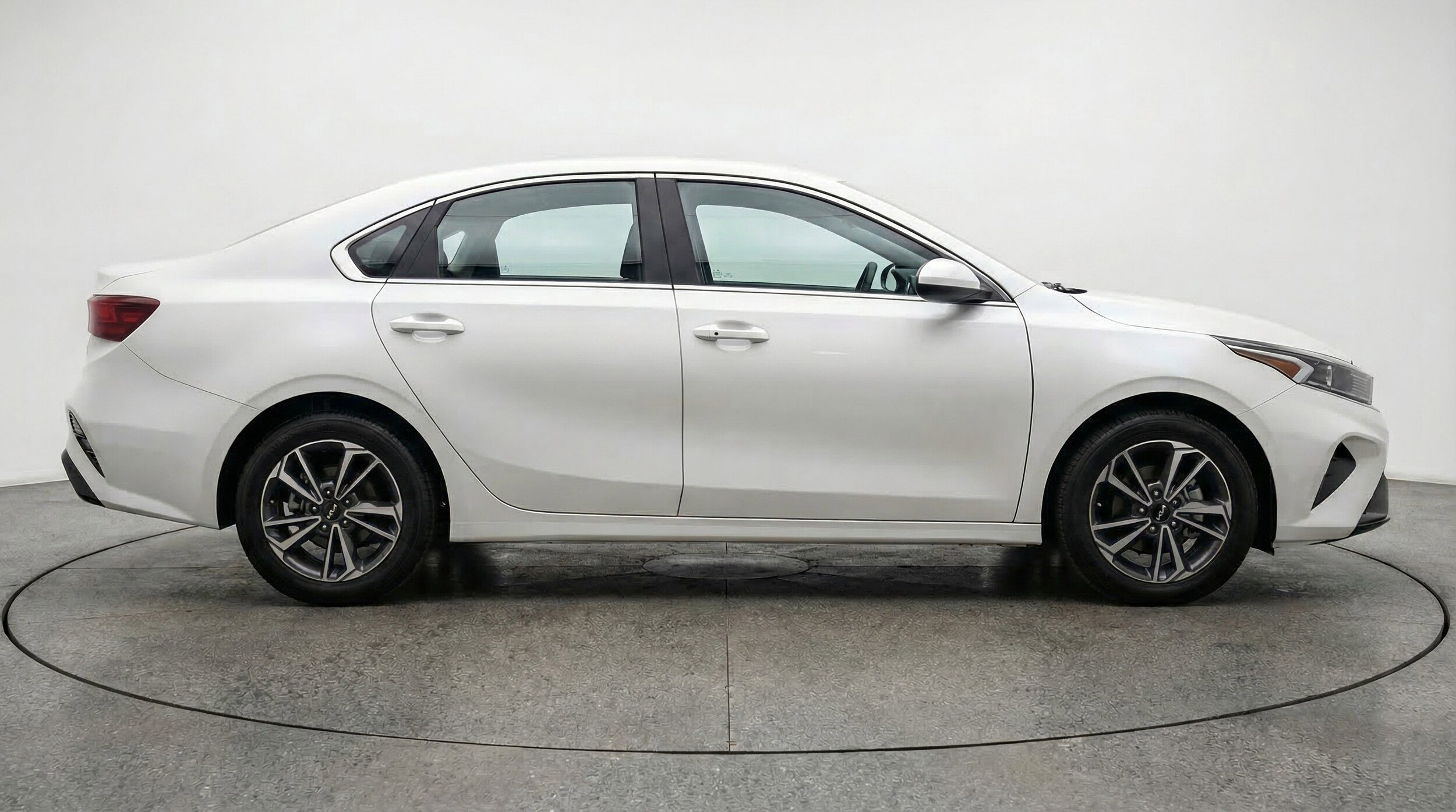 Thumbnail: 2024 Kia Forte - 11