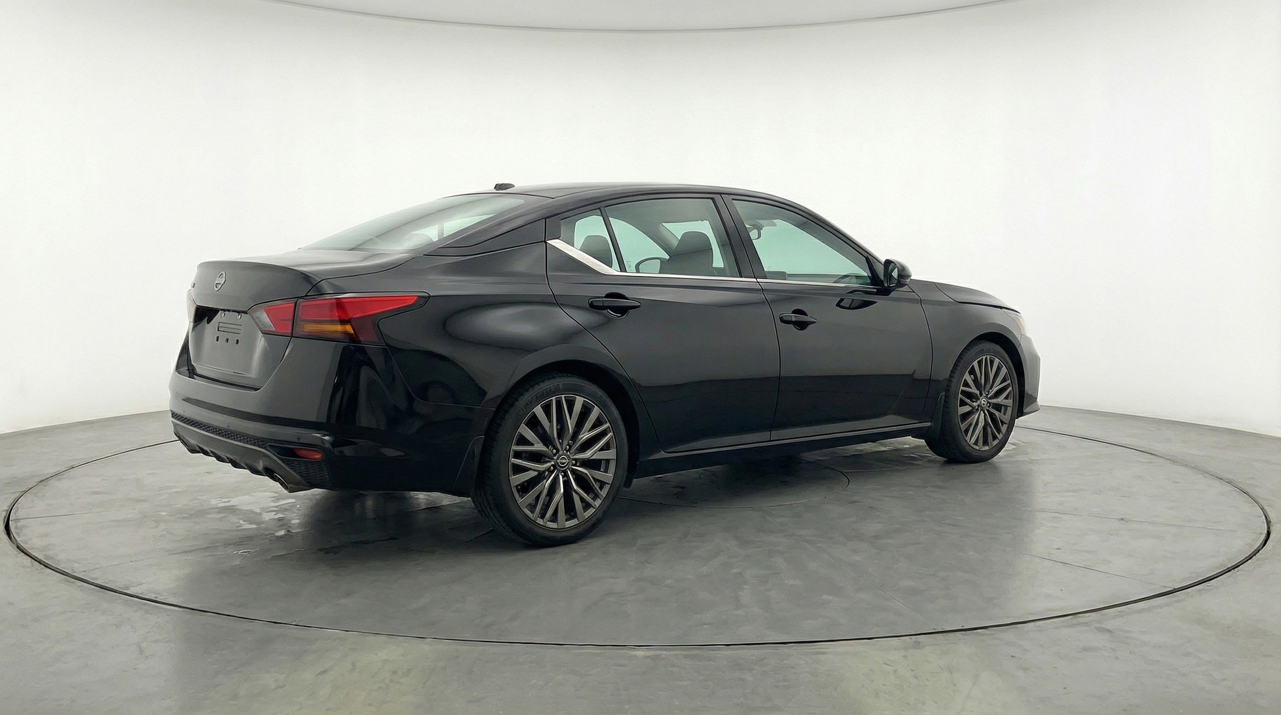 Thumbnail: 2025 Nissan Altima - 9