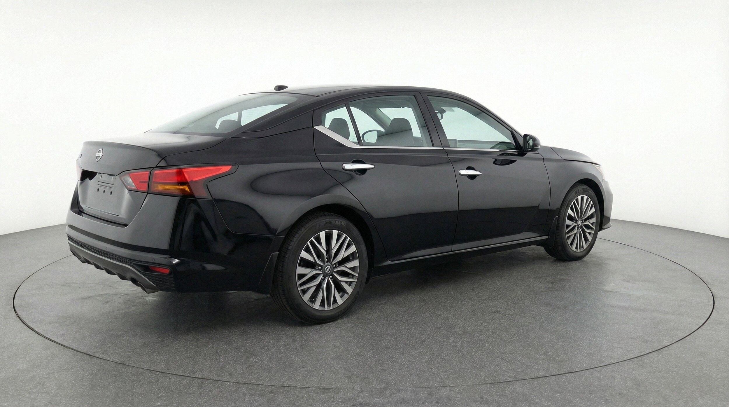 Thumbnail: 2025 Nissan Altima - 9