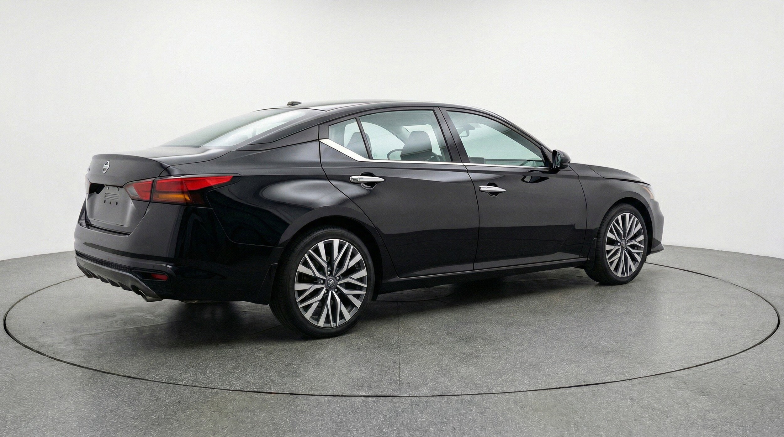 Thumbnail: 2025 Nissan Altima - 9