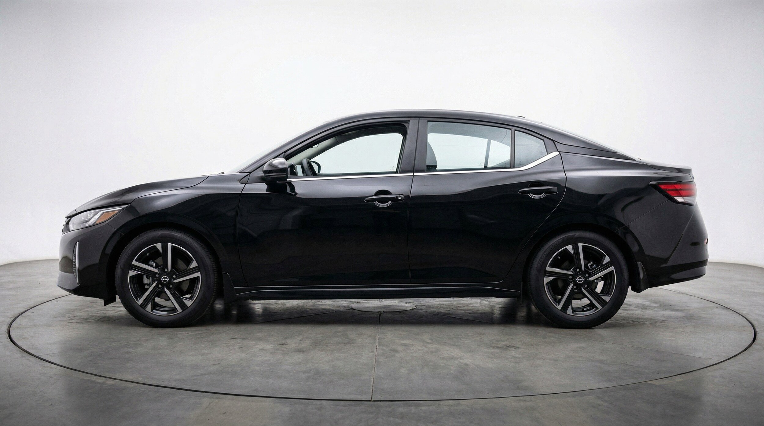 Thumbnail: 2025 Nissan Sentra - 5