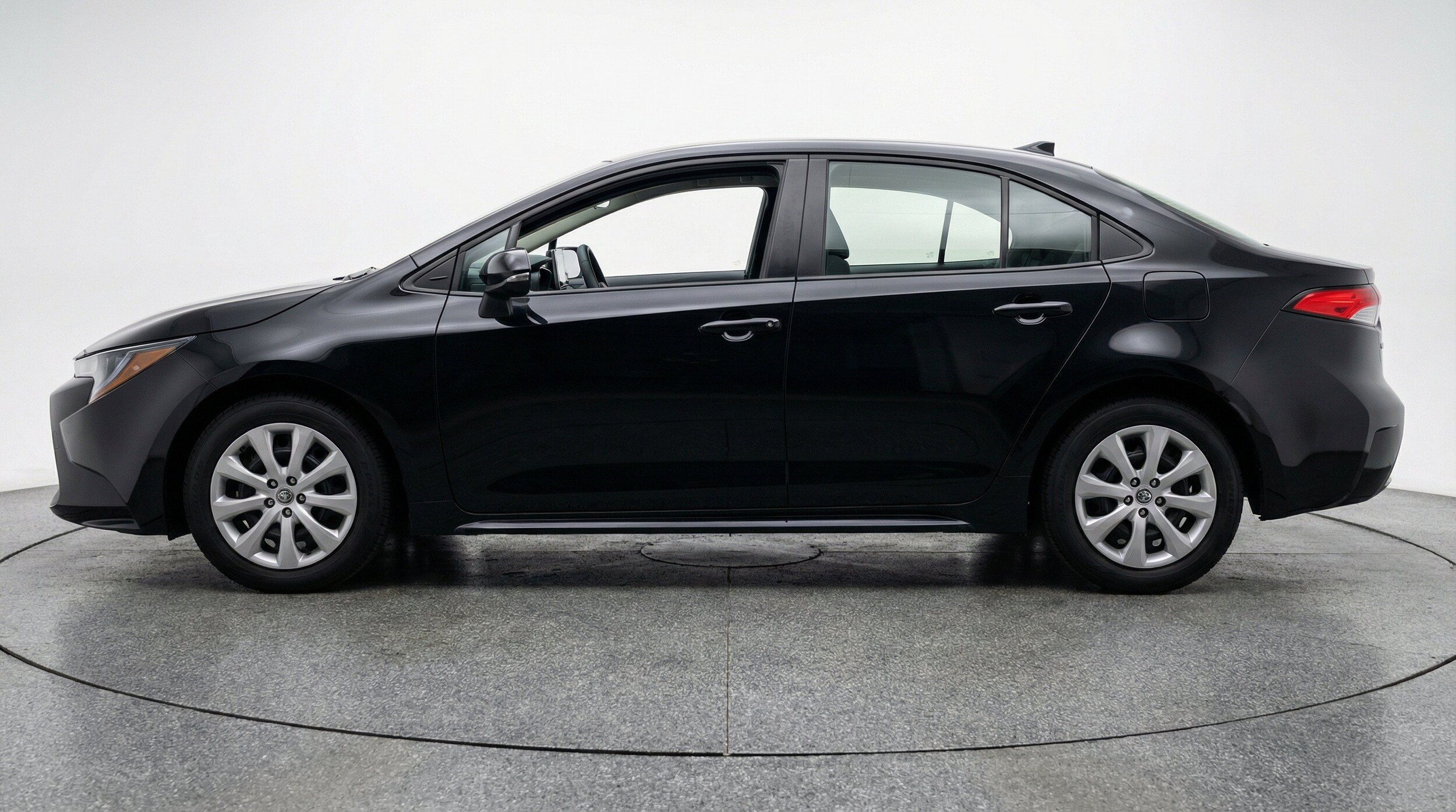 Thumbnail: 2025 Toyota Corolla - 5