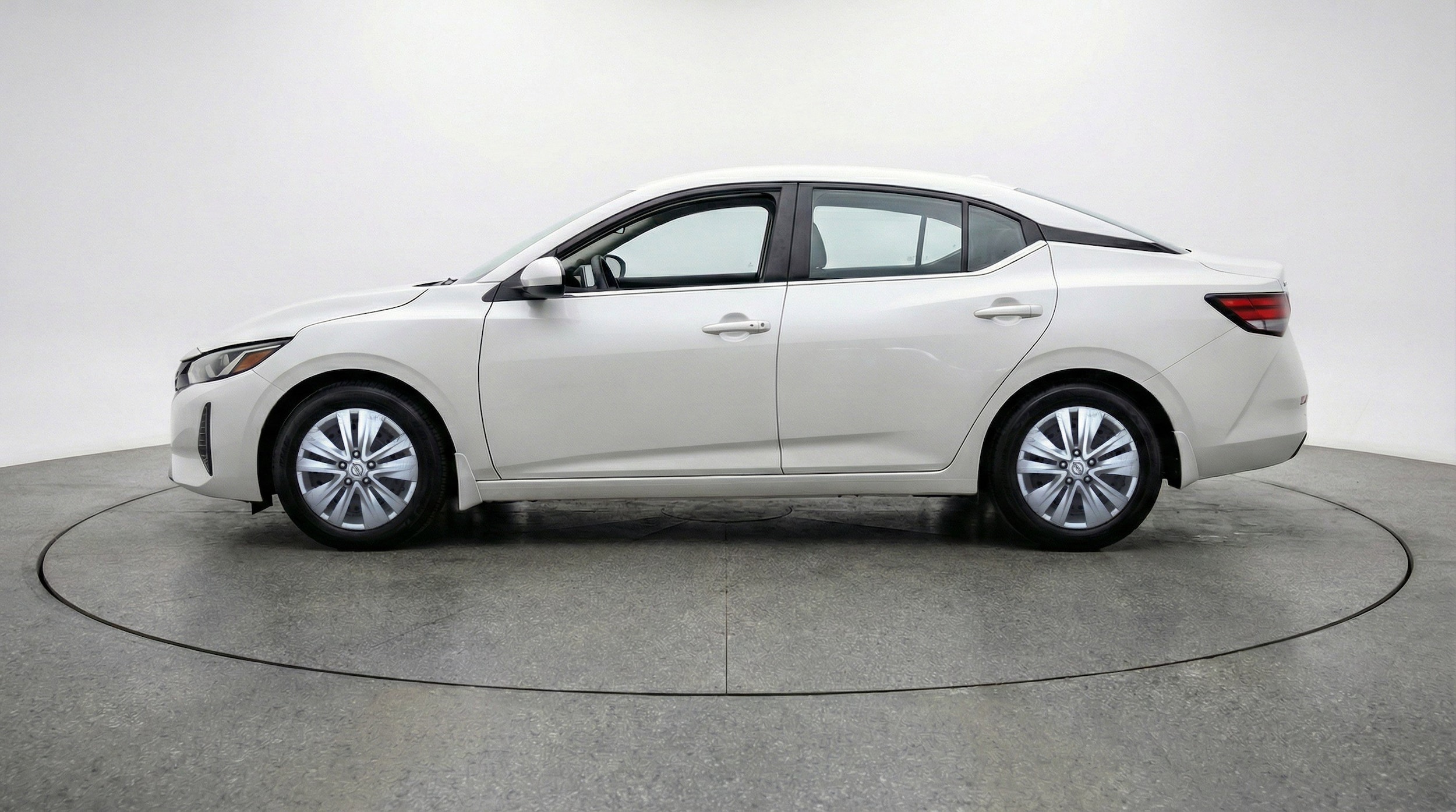 Thumbnail: 2025 Nissan Sentra - 5