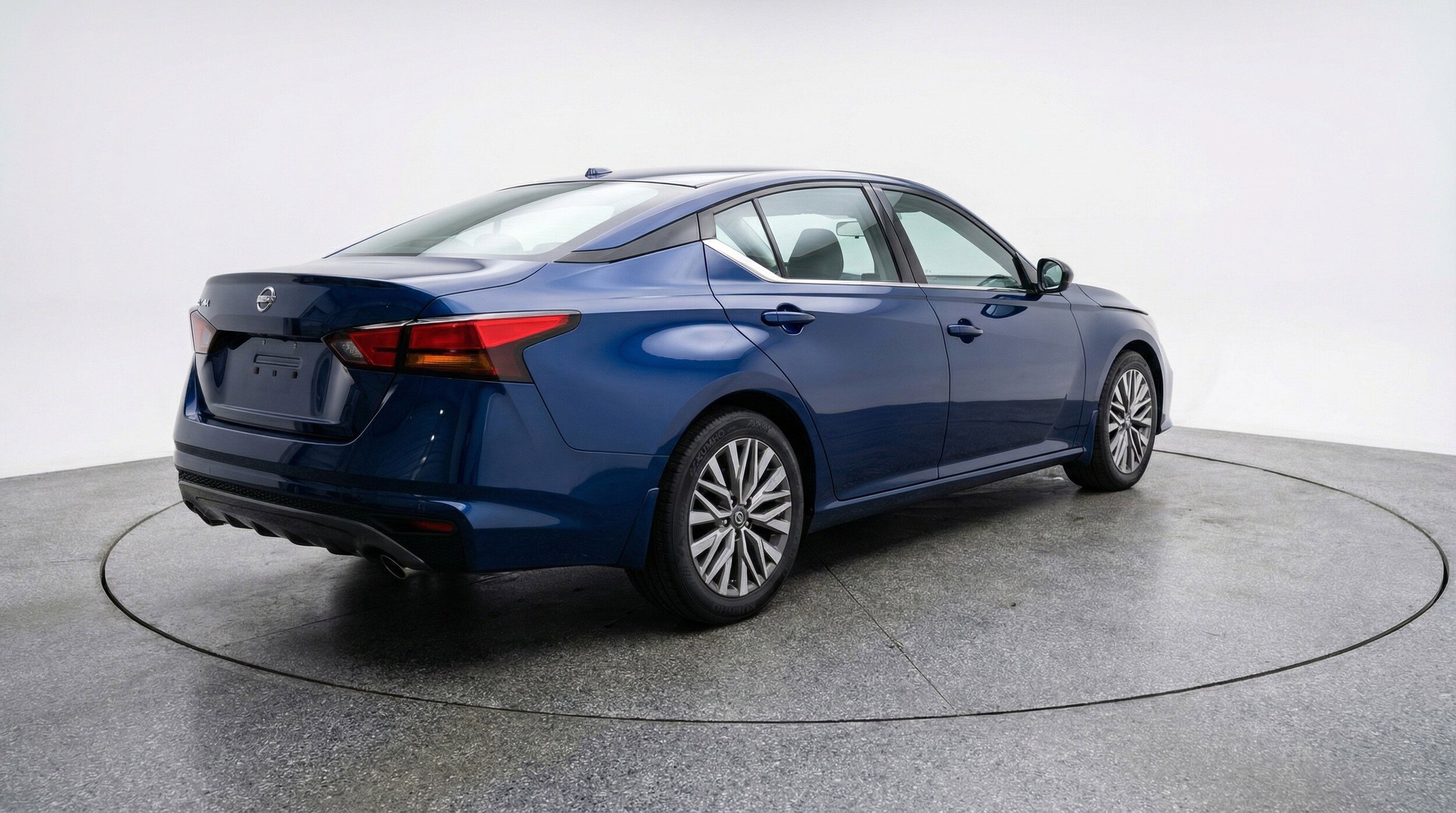 Thumbnail: 2025 Nissan Altima - 9