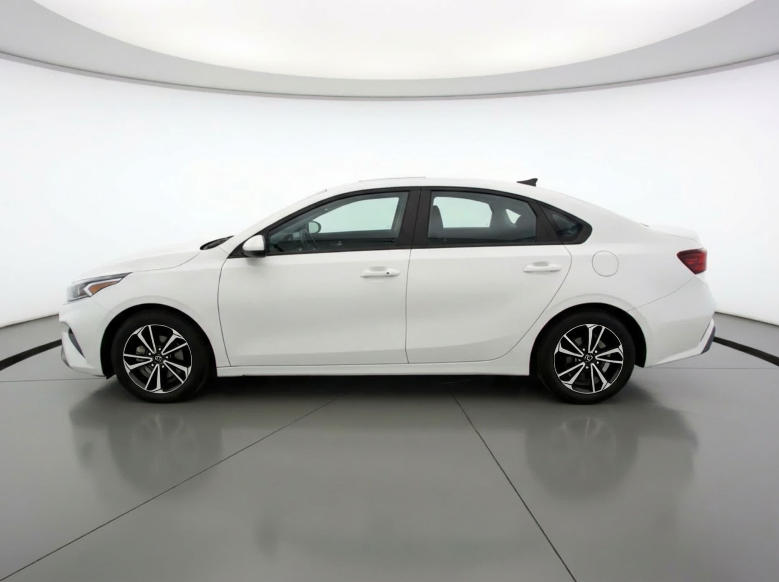 Thumbnail: 2024 Kia Forte - 4