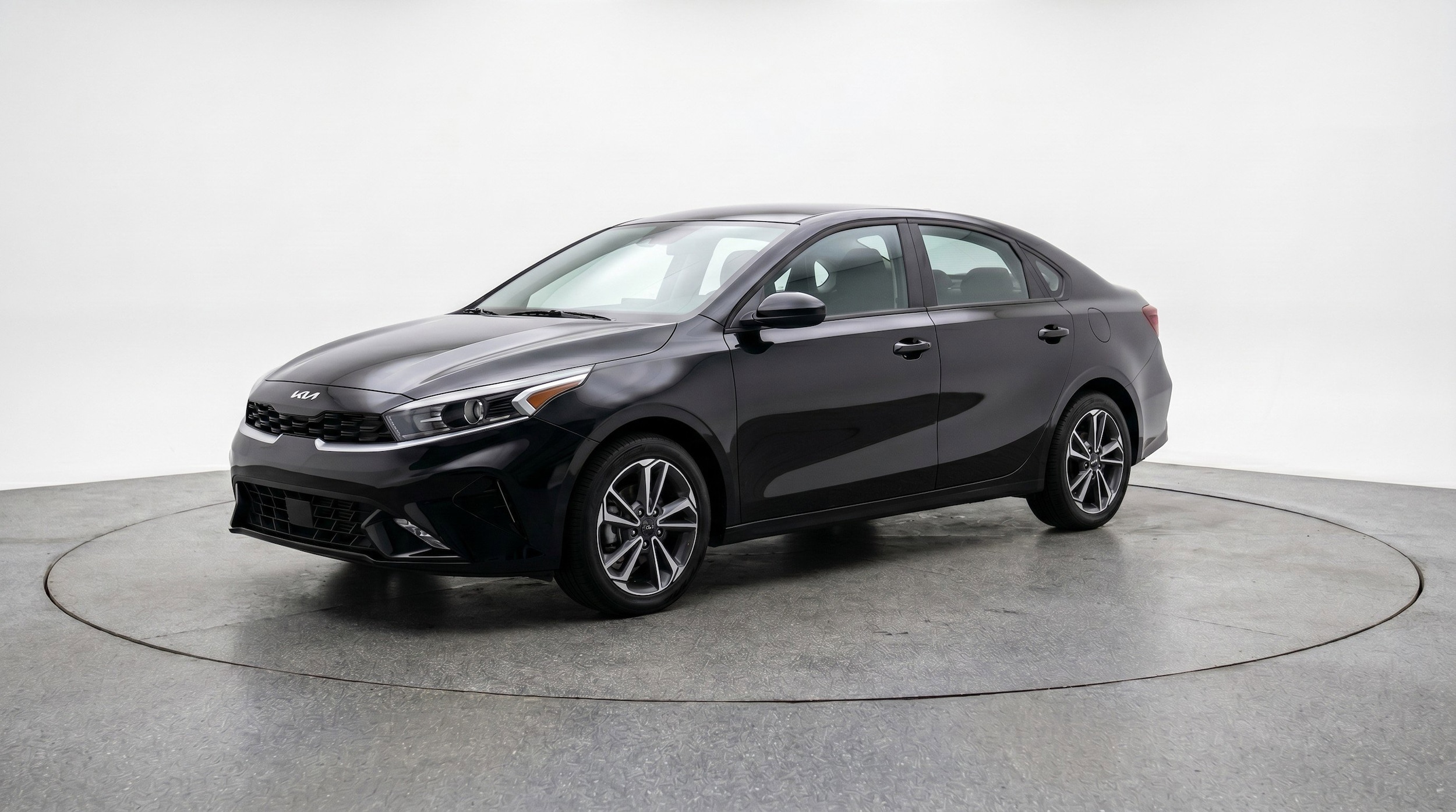 Thumbnail: 2024 Kia Forte - 3