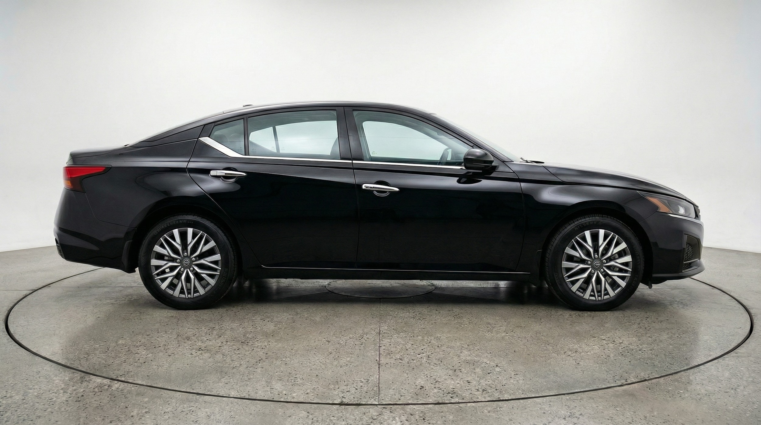 Thumbnail: 2025 Nissan Altima - 8