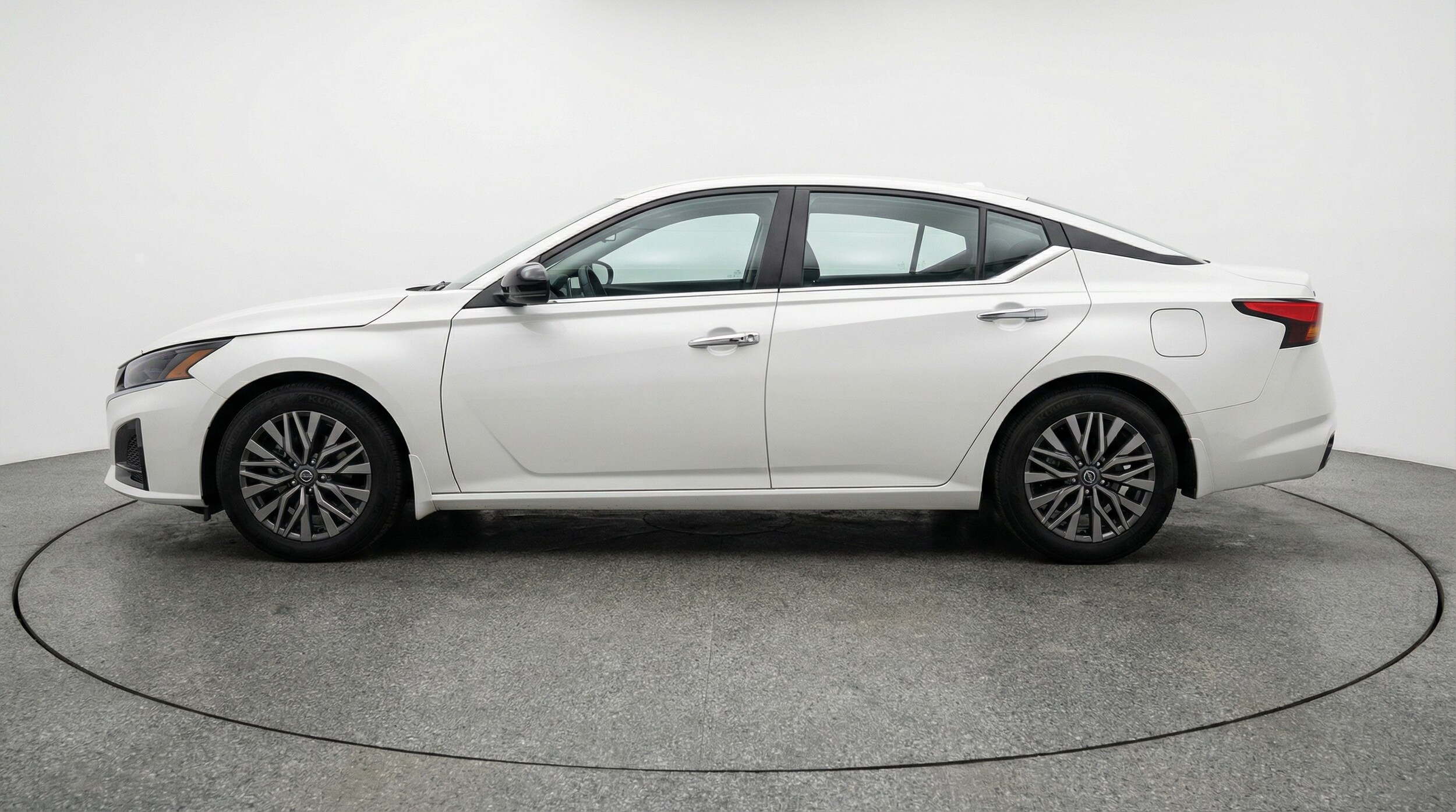 Thumbnail: 2025 Nissan Altima - 4