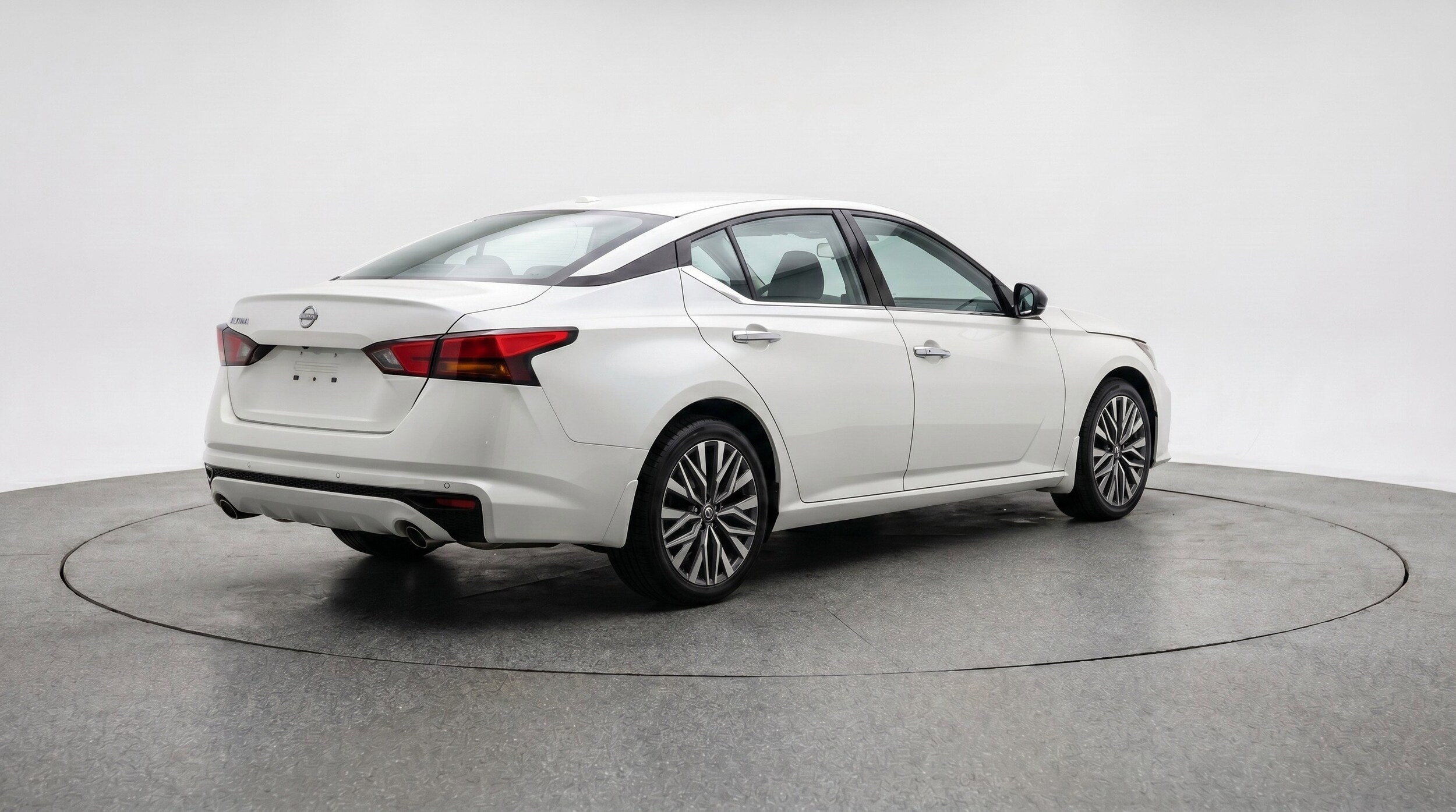 Thumbnail: 2025 Nissan Altima - 9