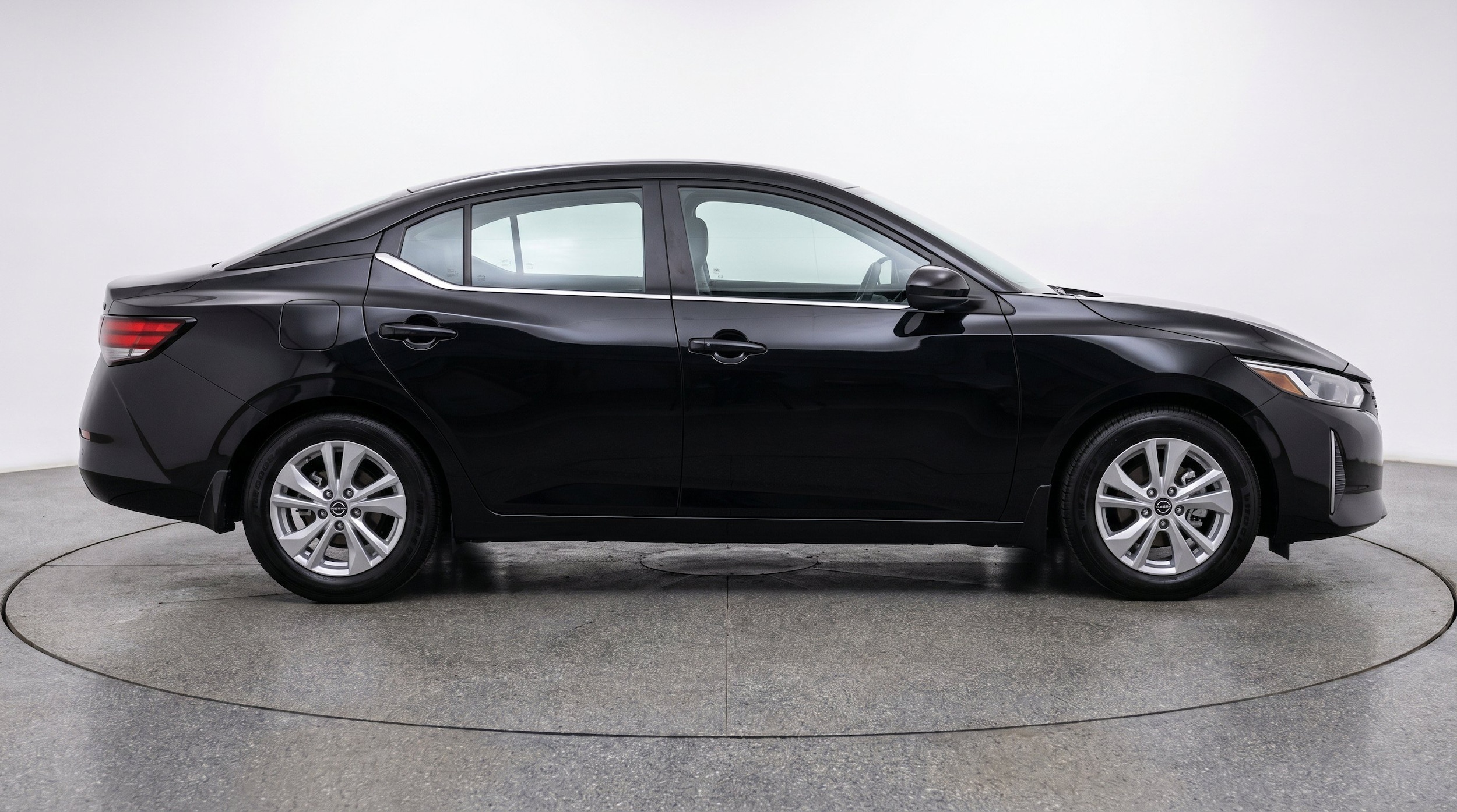 Thumbnail: 2025 Nissan Sentra - 11