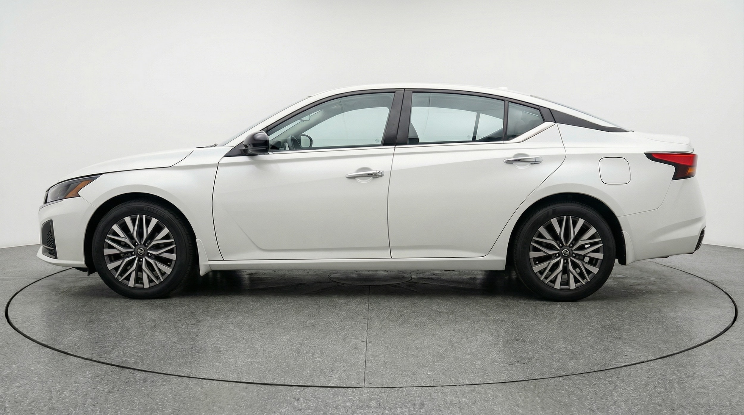 Thumbnail: 2025 Nissan Altima - 4