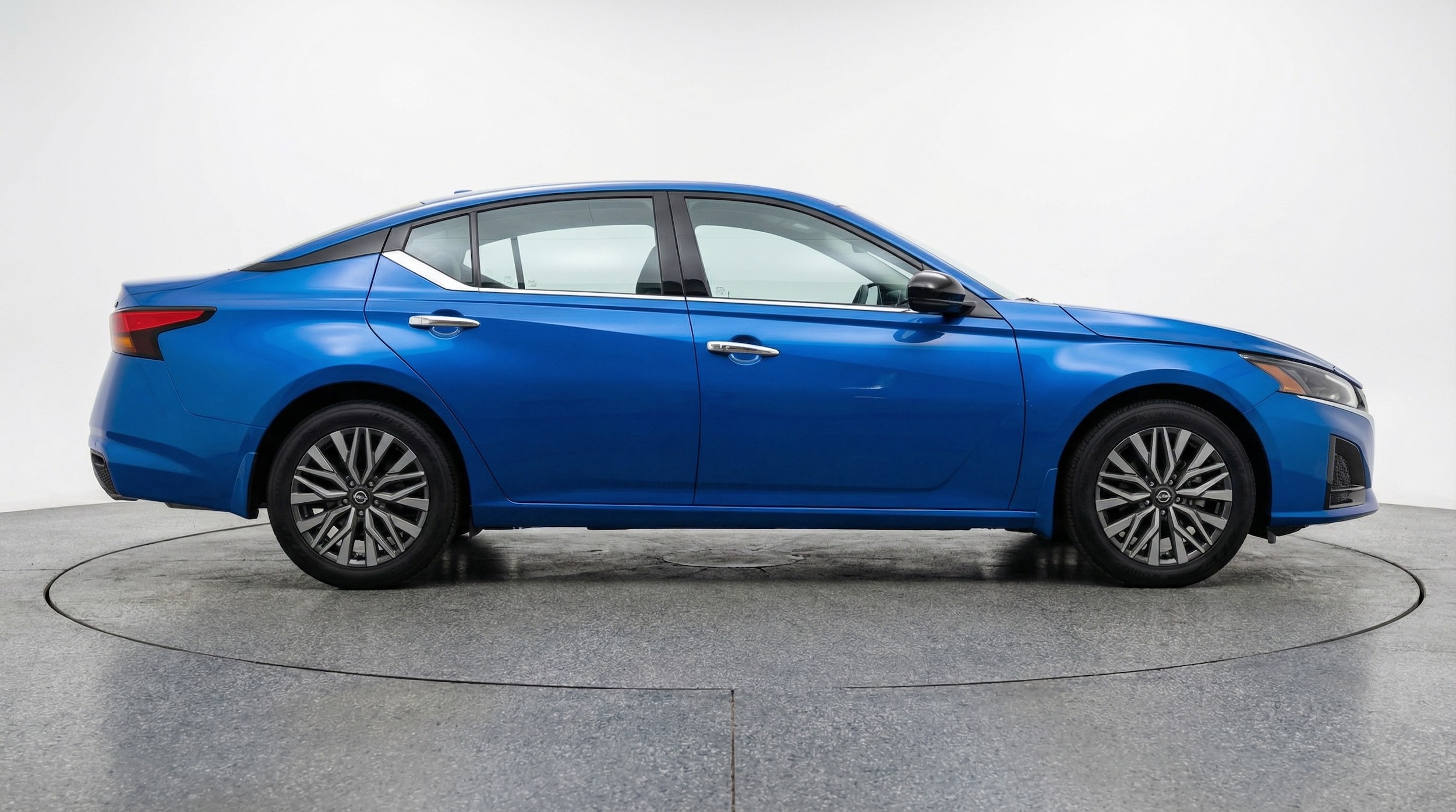 Thumbnail: 2025 Nissan Altima - 8