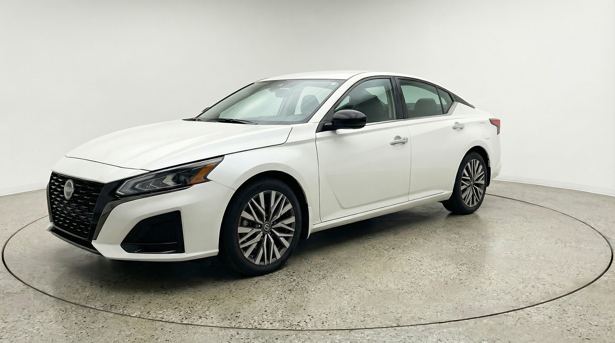 Thumbnail: 2025 Nissan Altima - 3