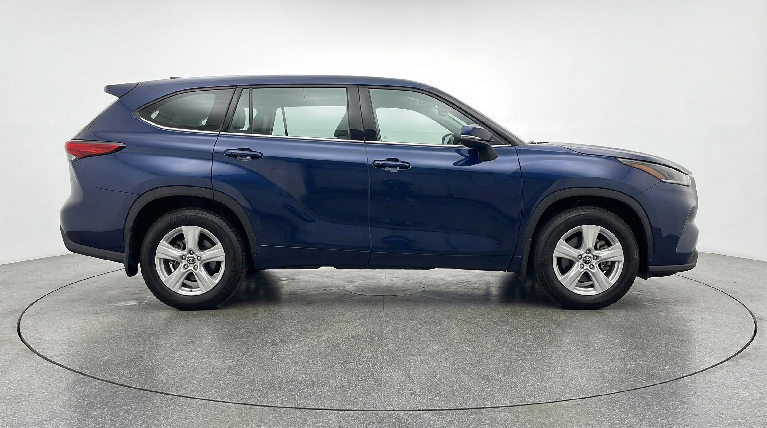 Thumbnail: 2025 Toyota Highlander - 11