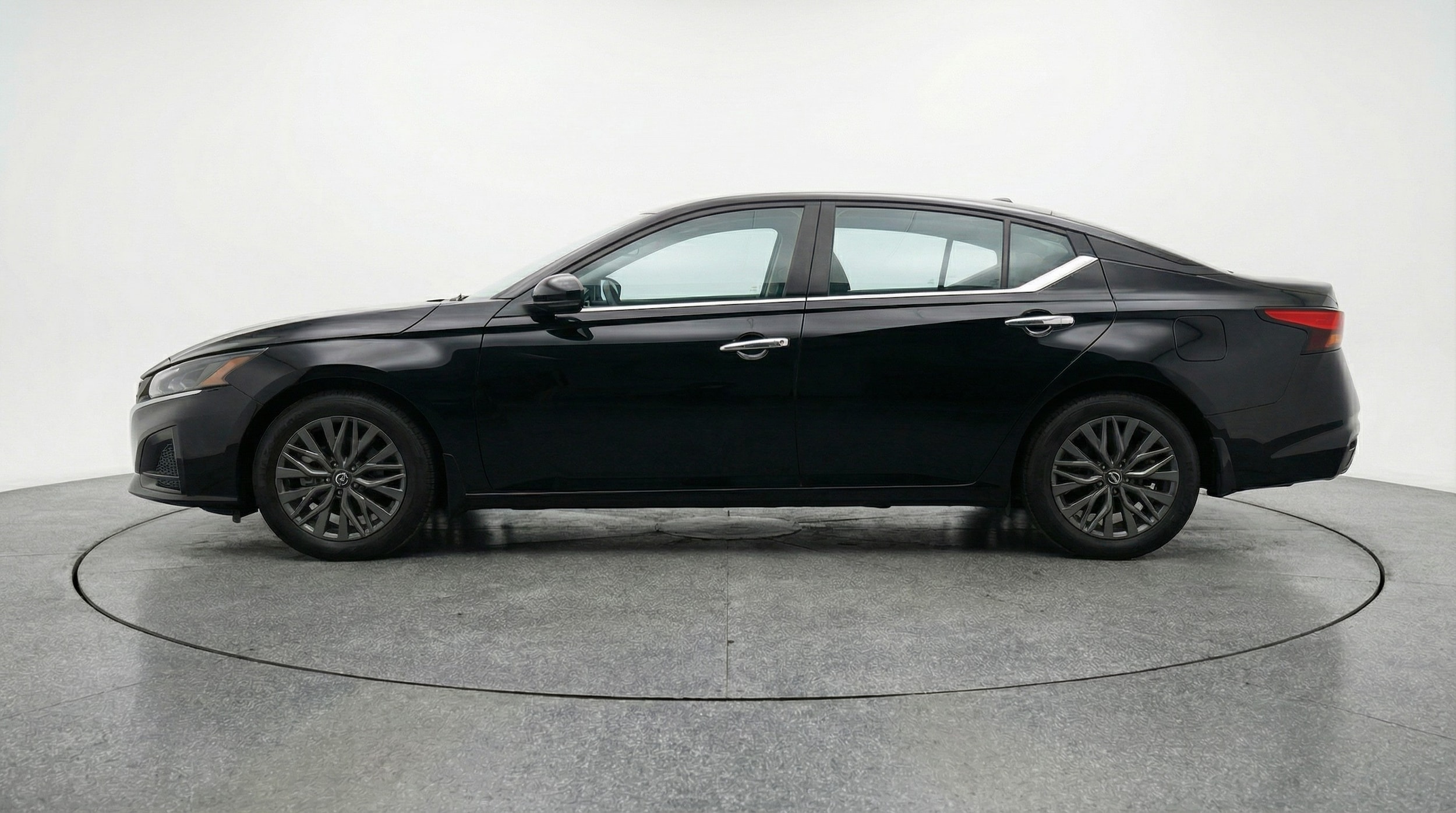 Thumbnail: 2025 Nissan Altima - 4