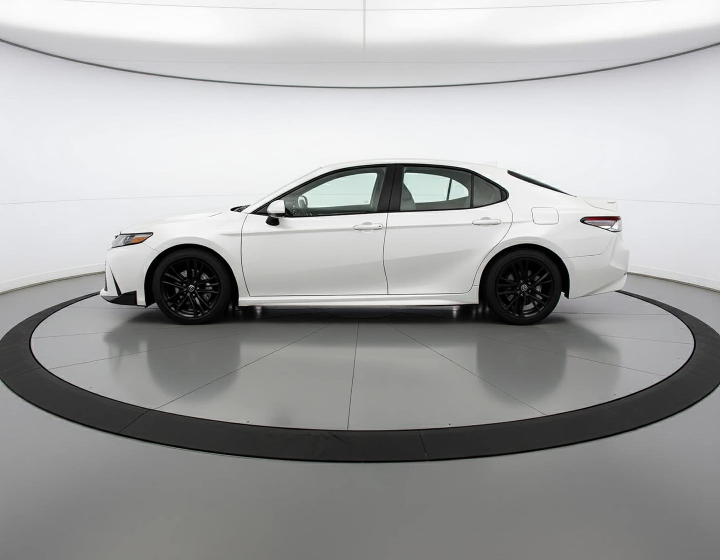 Thumbnail: 2025 Toyota Camry - 4