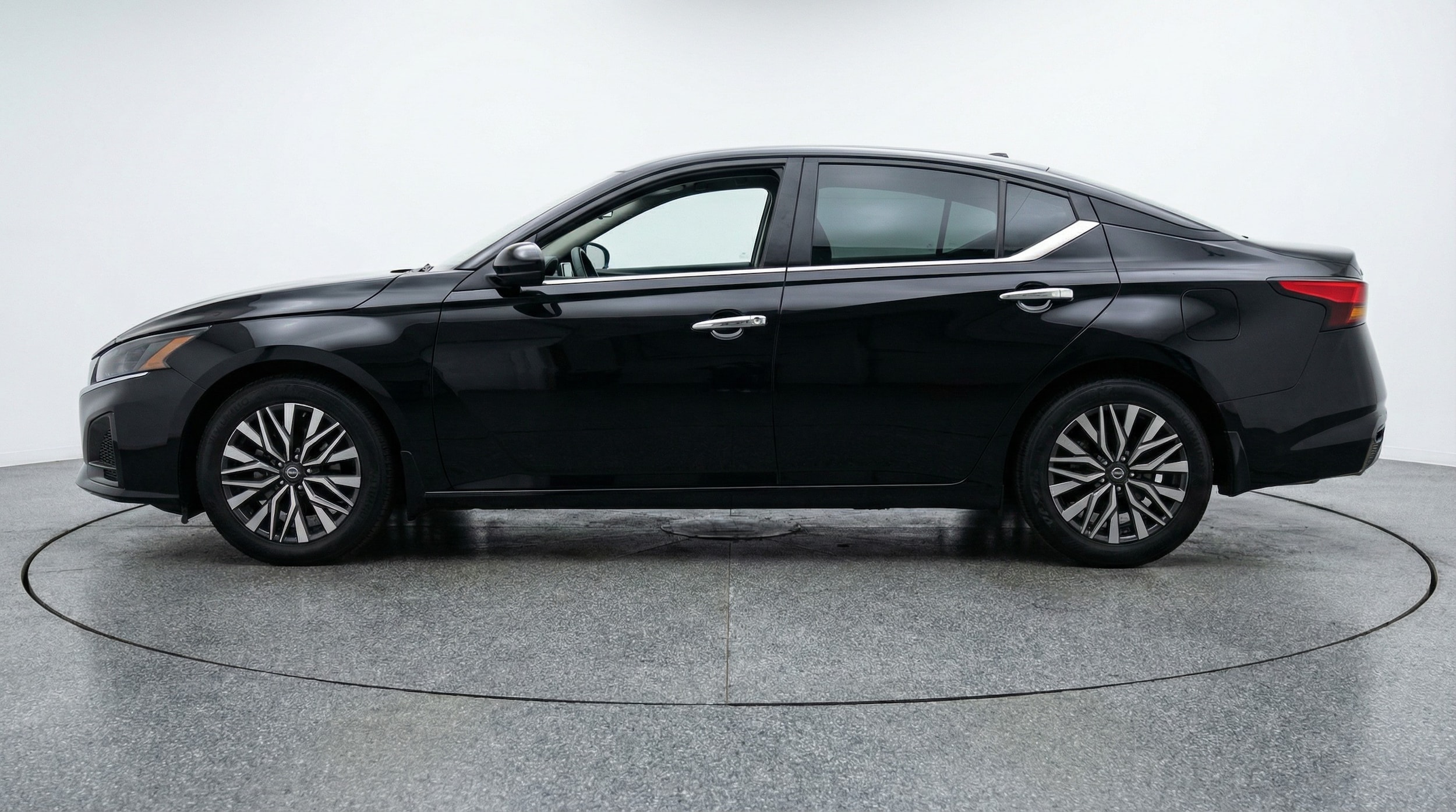 Thumbnail: 2025 Nissan Altima - 4