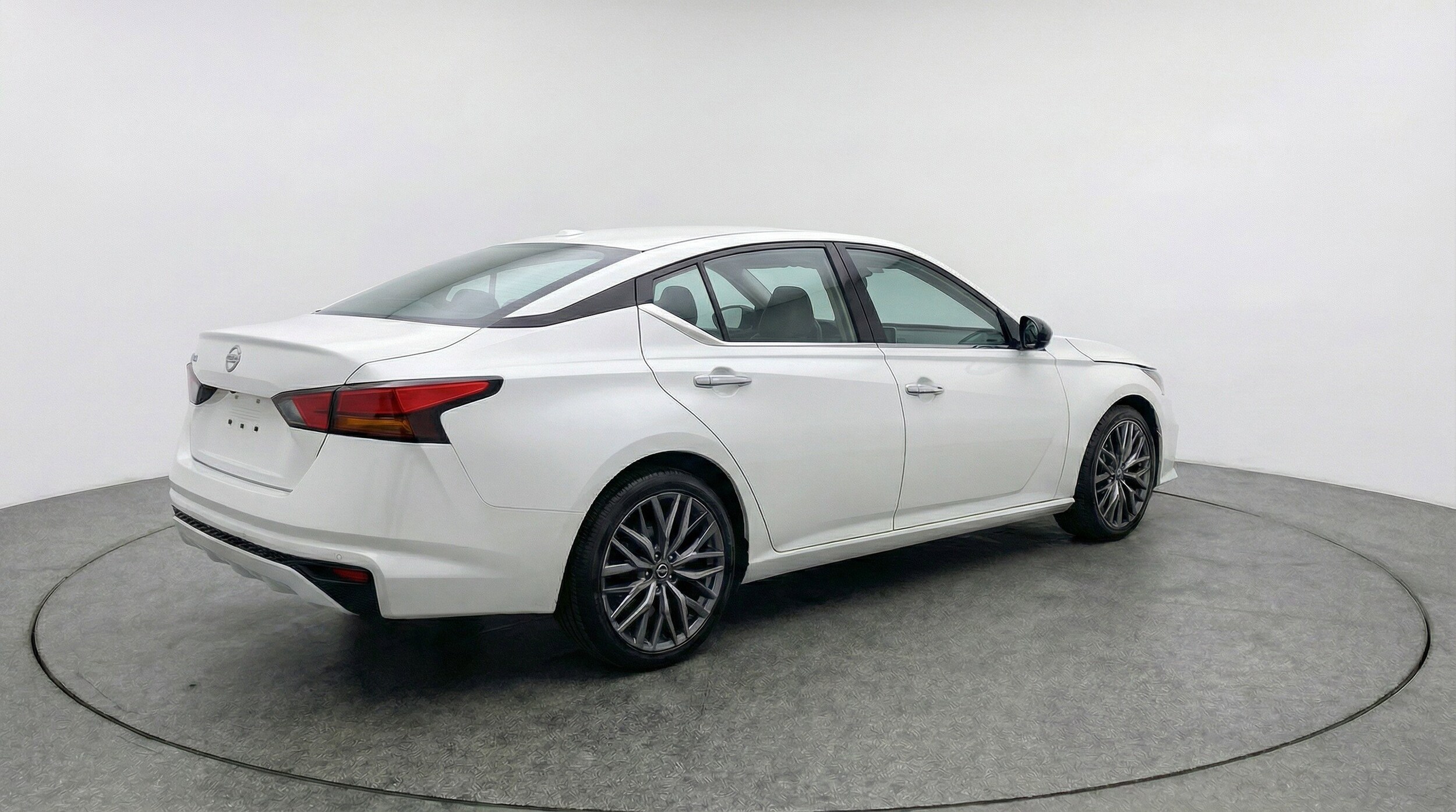 Thumbnail: 2025 Nissan Altima - 9