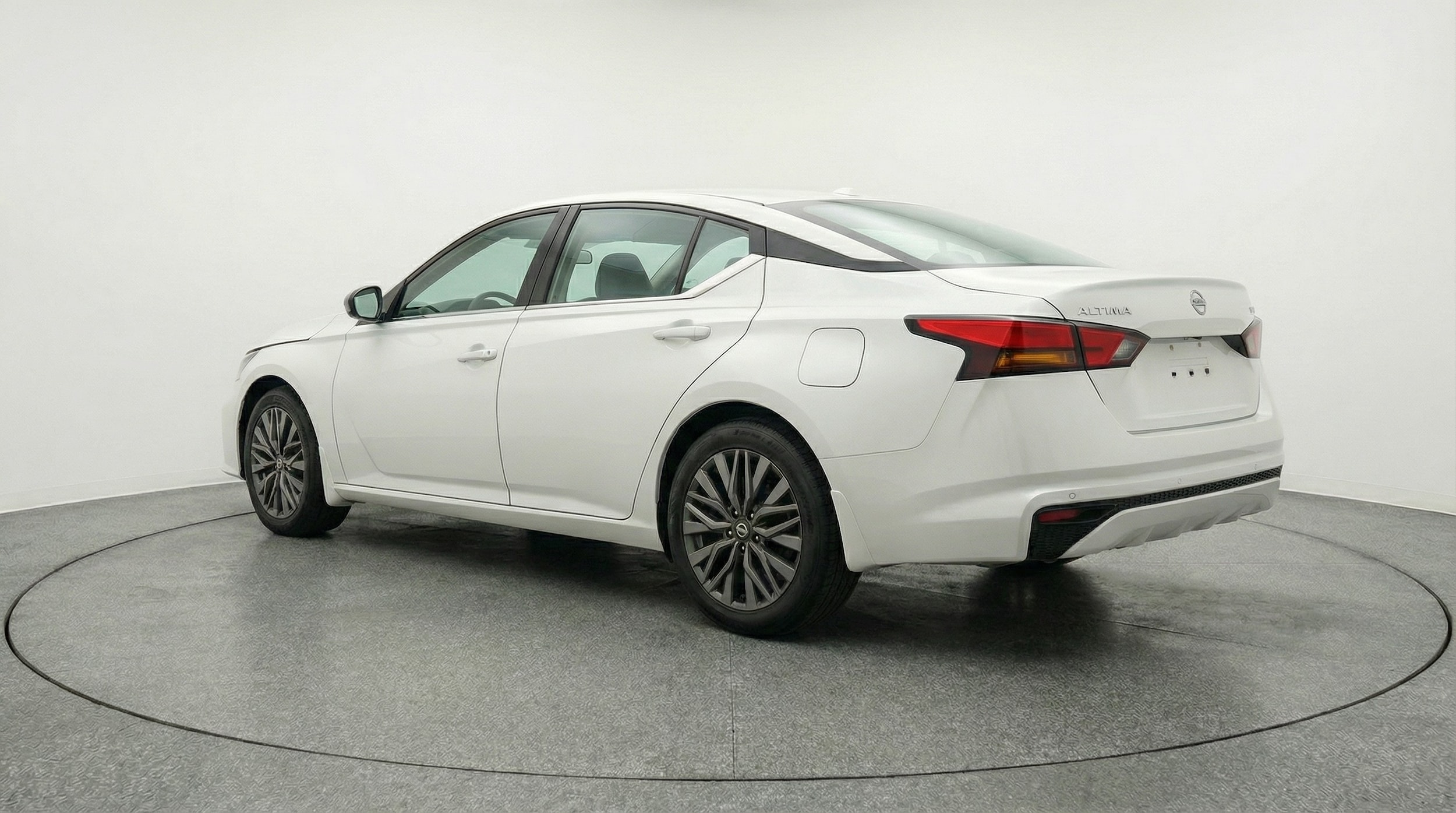 Thumbnail: 2025 Nissan Altima - 5