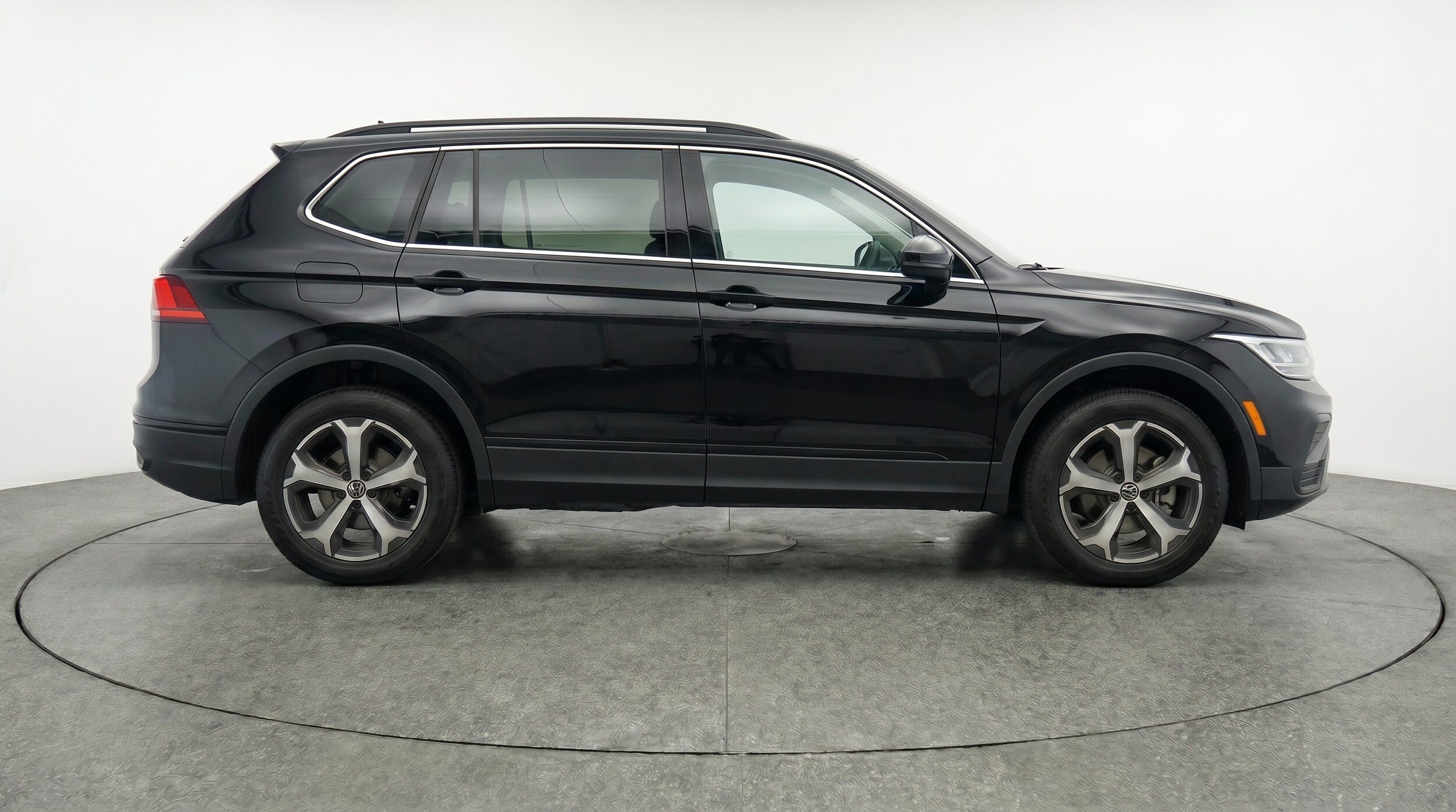 Thumbnail: 2026 Volkswagen Tiguan - 11