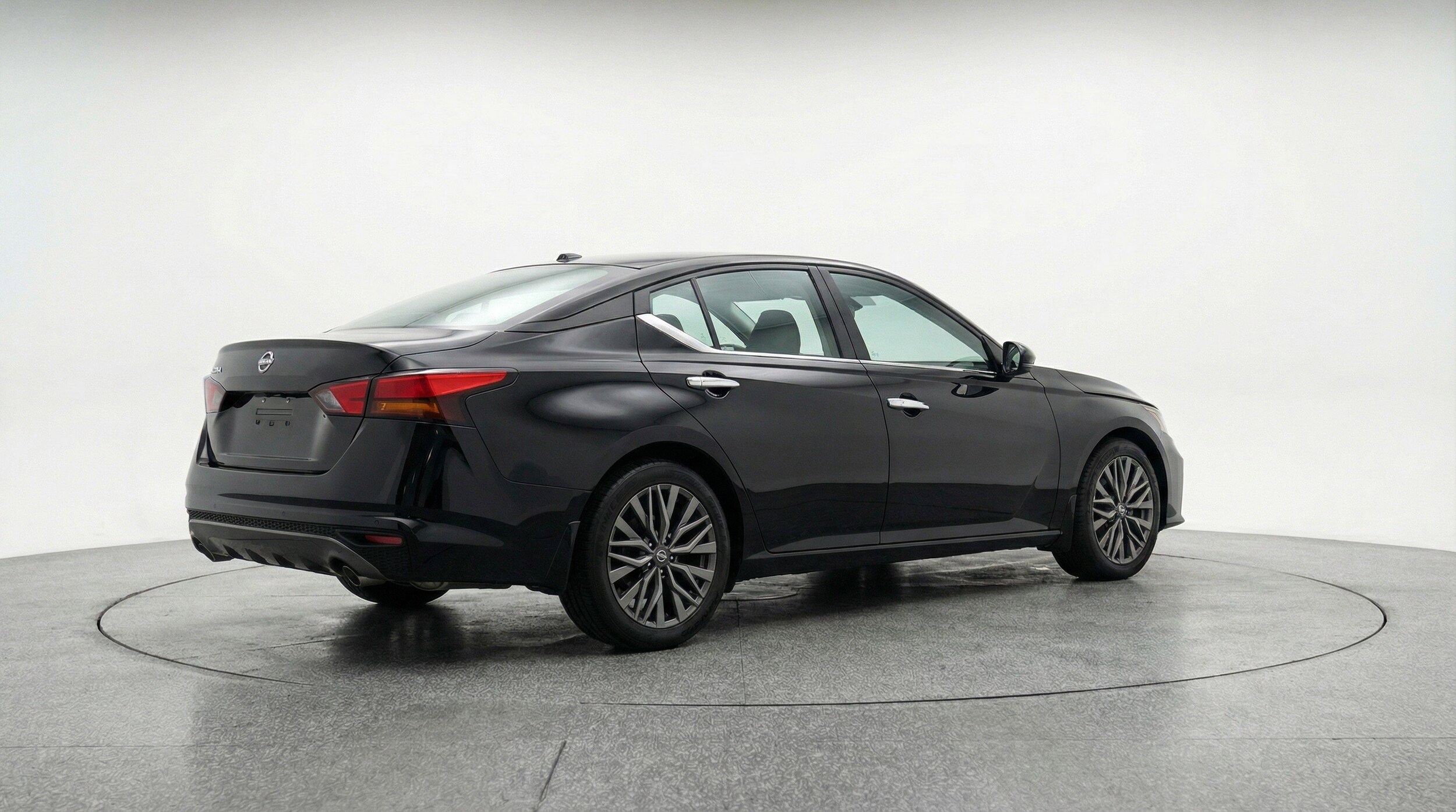 Thumbnail: 2025 Nissan Altima - 9