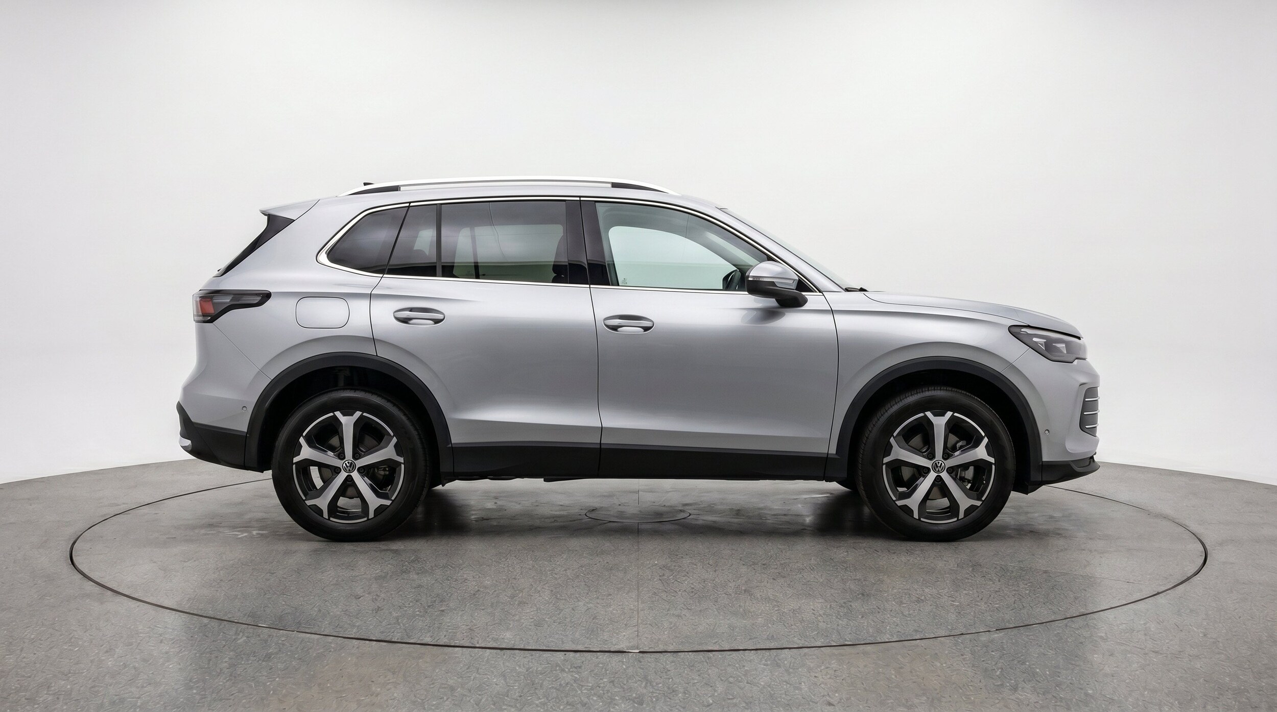 Thumbnail: 2026 Volkswagen Tiguan - 10