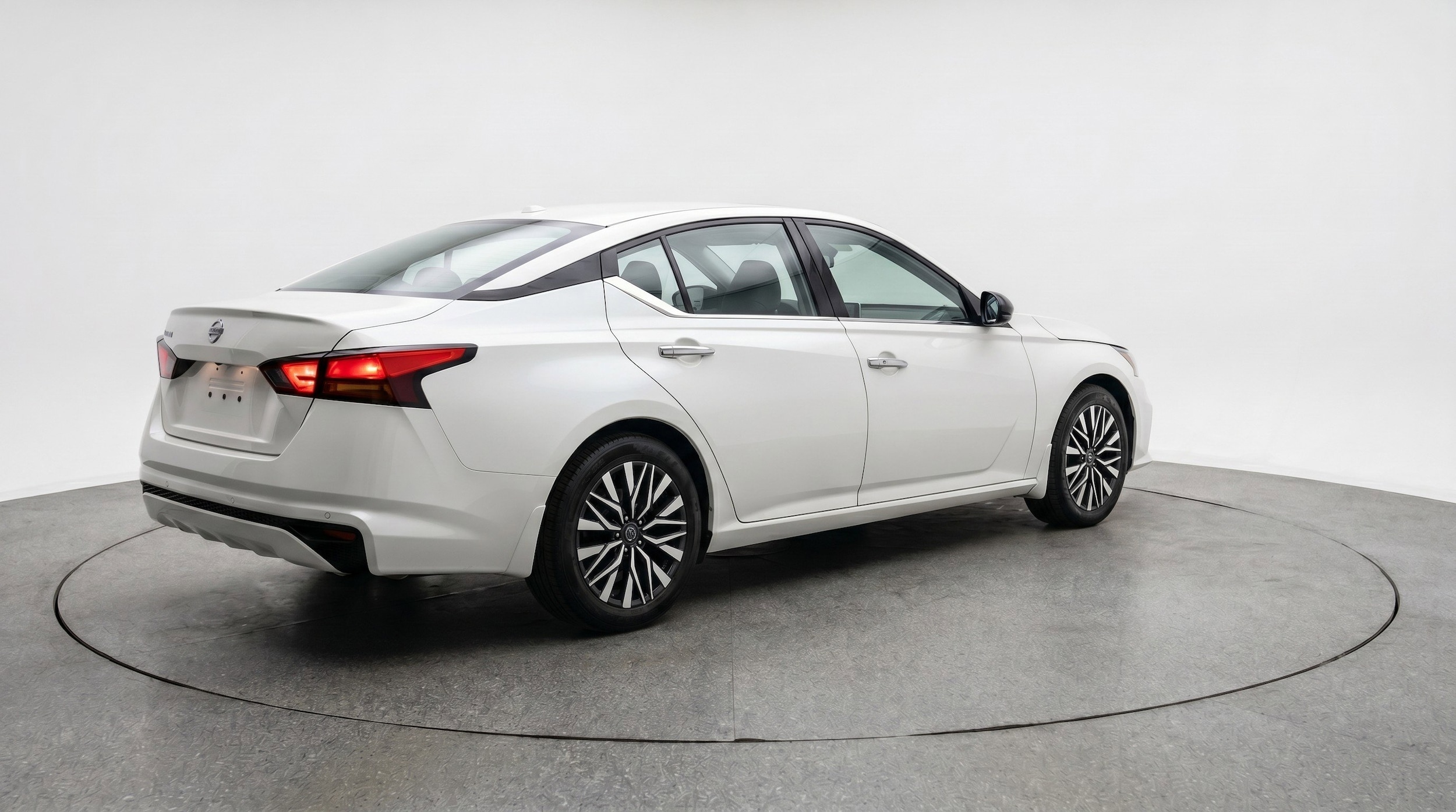 Thumbnail: 2025 Nissan Altima - 9
